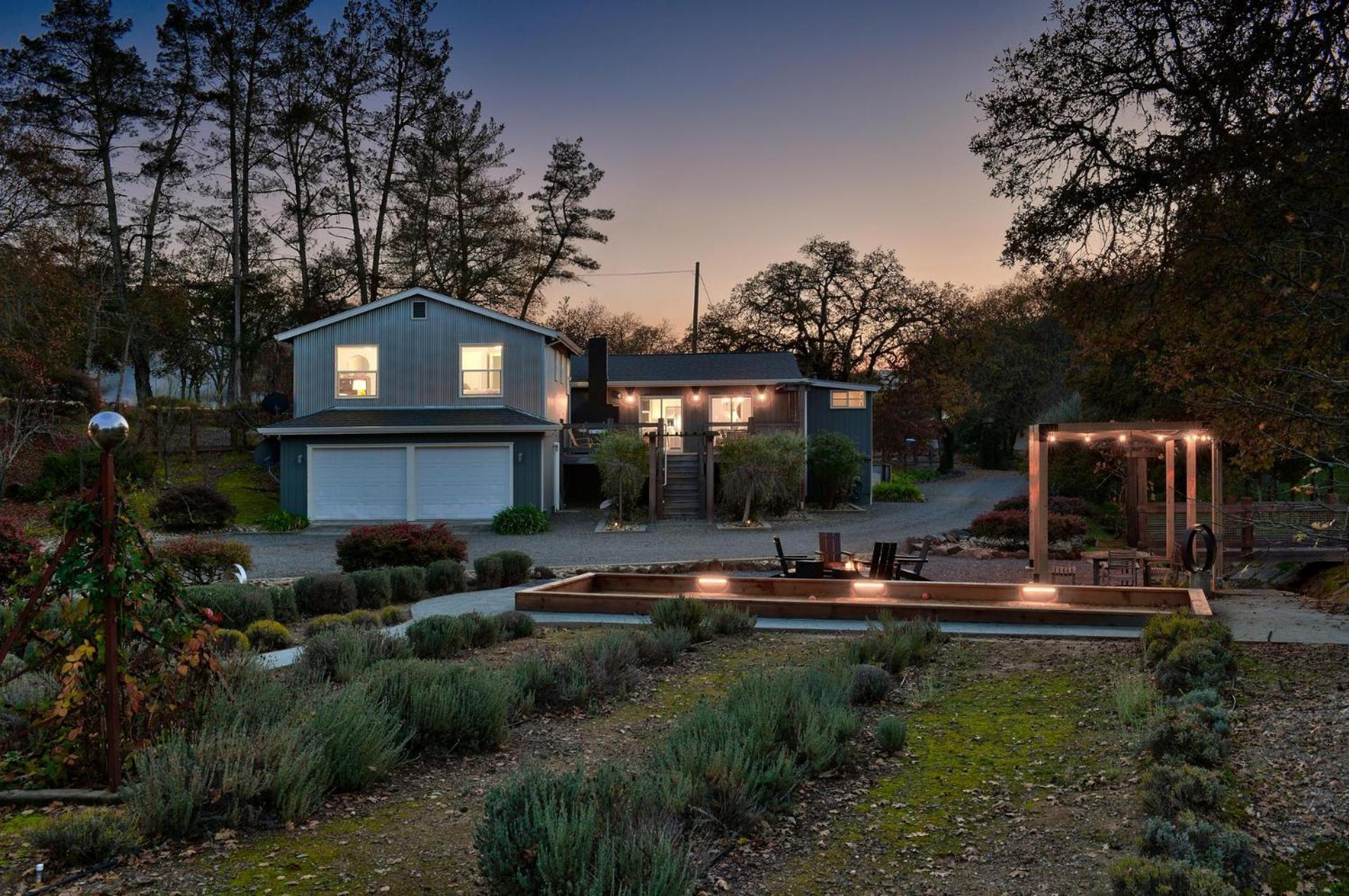 Four-Bedroom Vacation Home photo 2