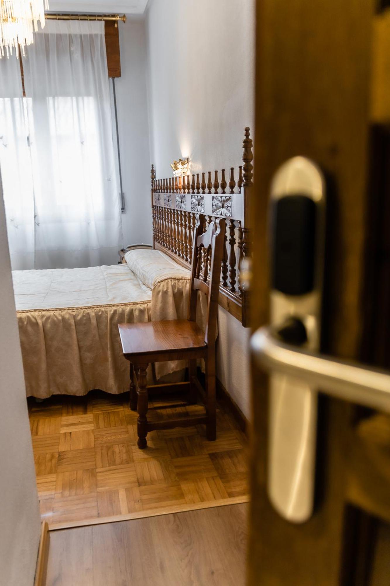 Single Room photo 2