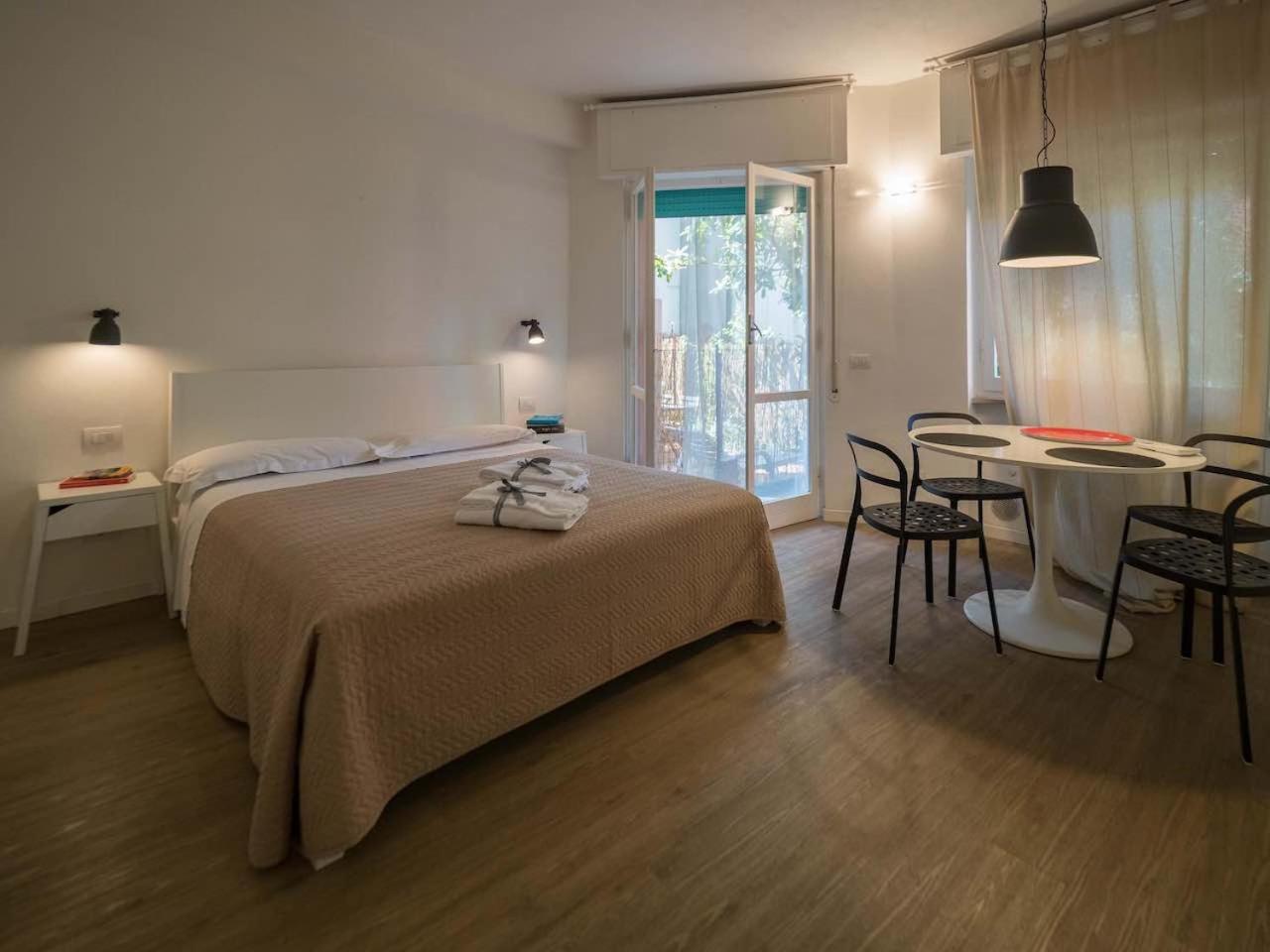 One-Bedroom Apartment - Photo 25