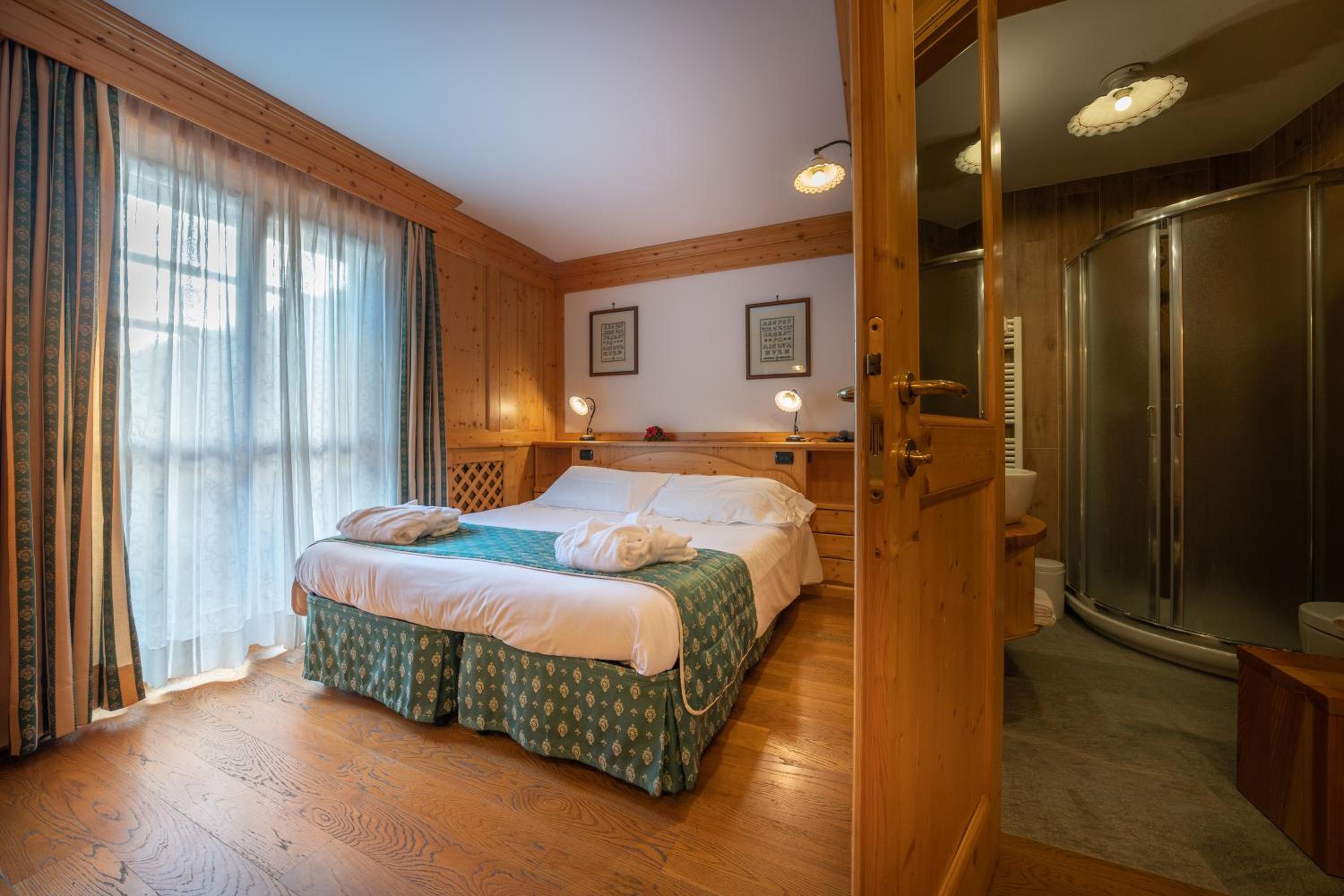 Double or Twin Room - Photo 4