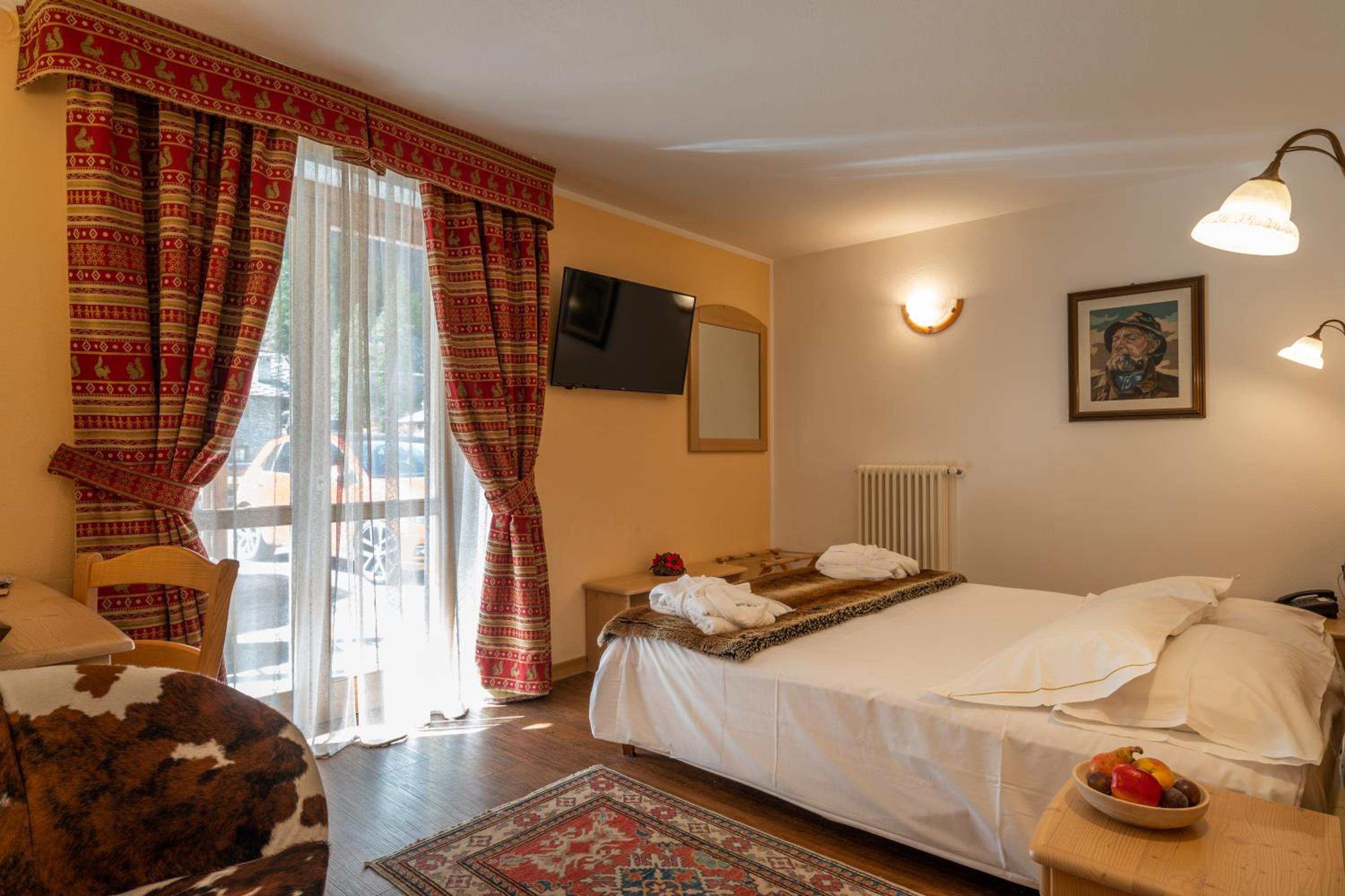 Double or Twin Room - Photo 2