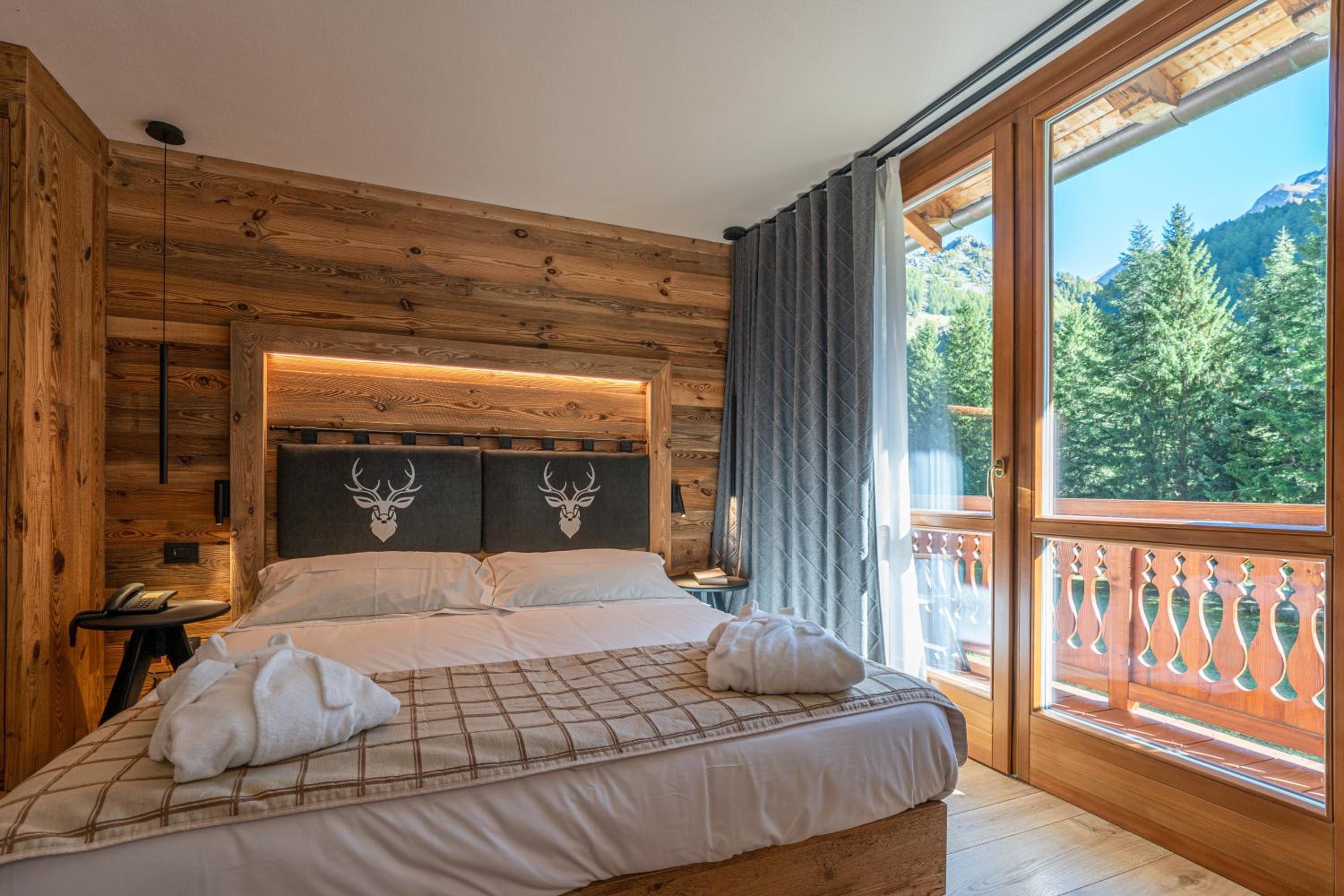 Large Double Room - Photo 1