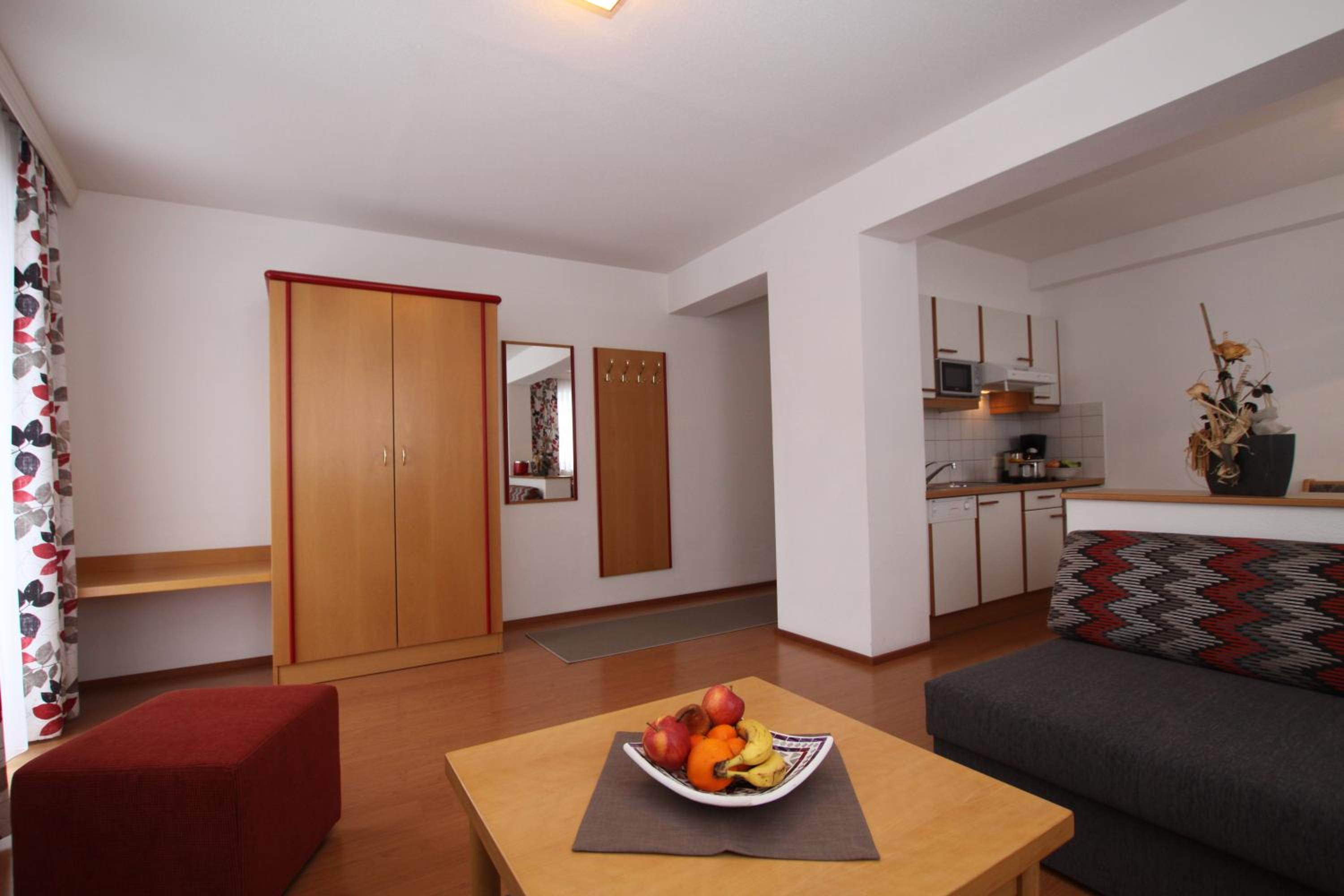 One-Bedroom Apartment photo 2