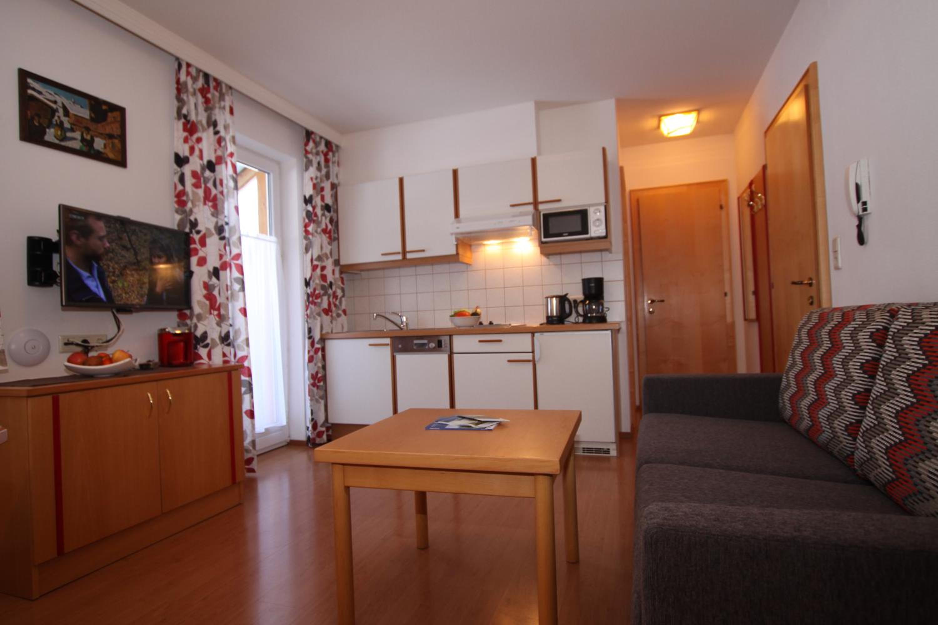 One-Bedroom Apartment photo 1