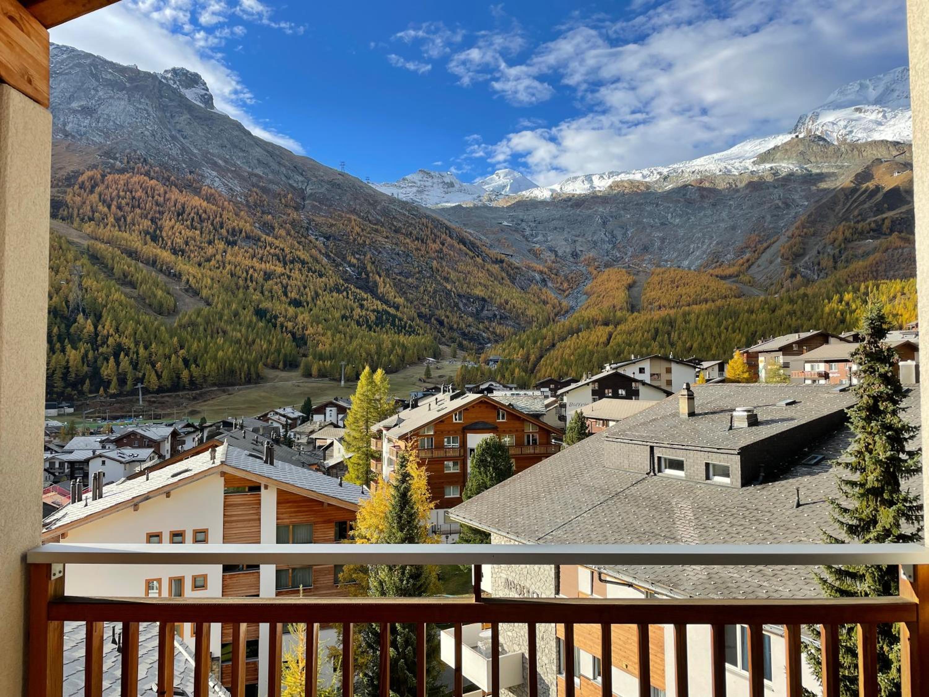 Three-Bedroom Apartment photo 3