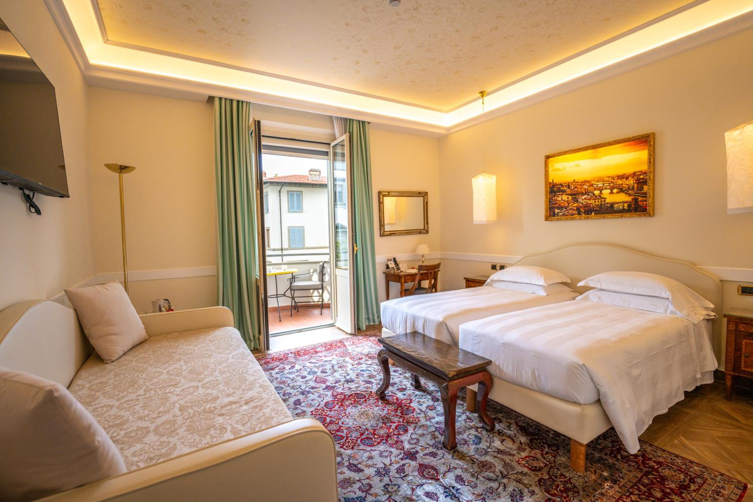 Deluxe Double or Twin Room with Balcony - Photo 4