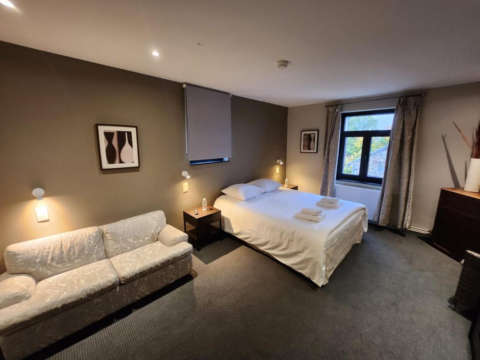 Double Room - Photo 2