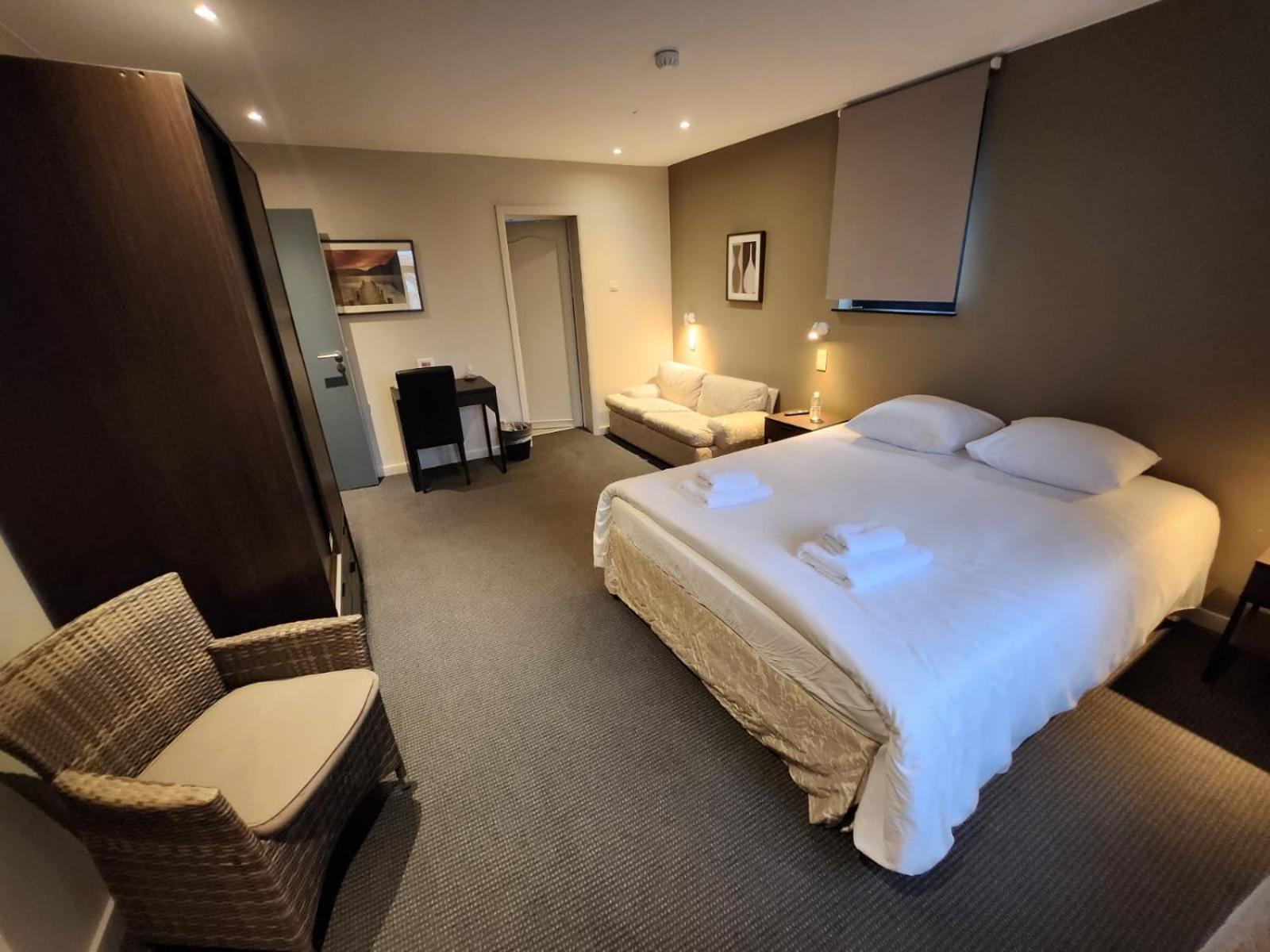 Double Room - Photo 3