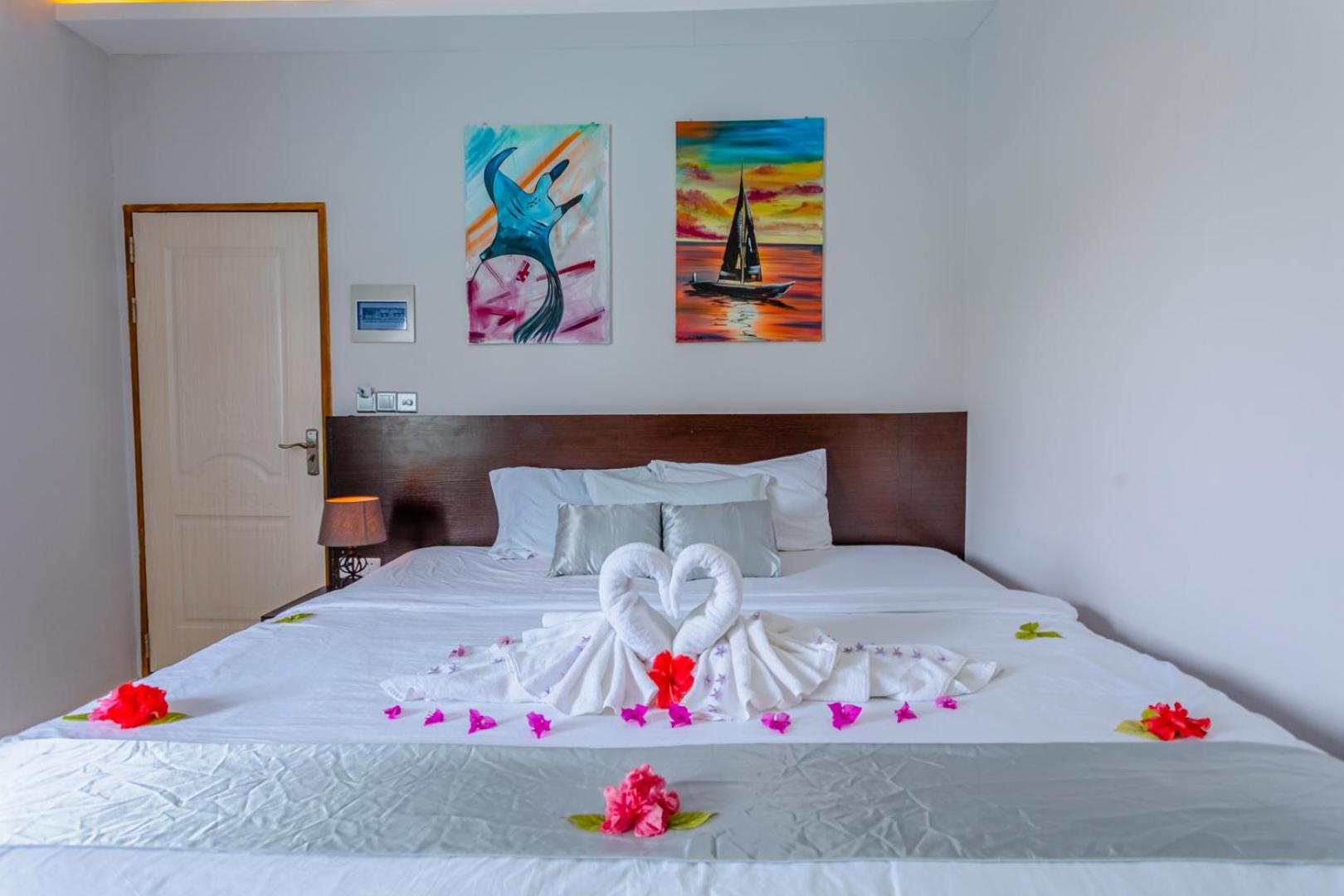 Deluxe Double or Twin Room - Photo 7