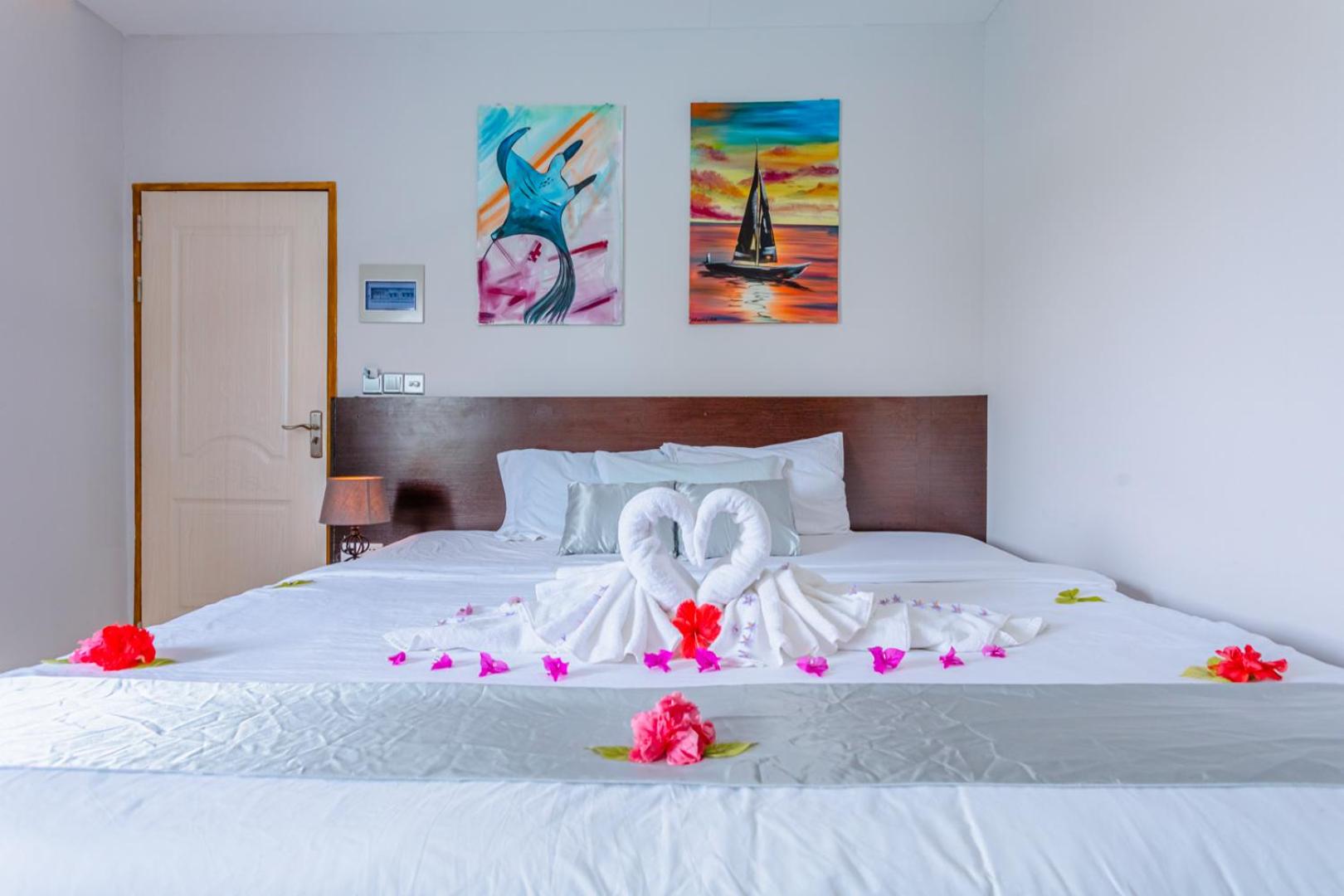 Deluxe Double or Twin Room - Photo 8