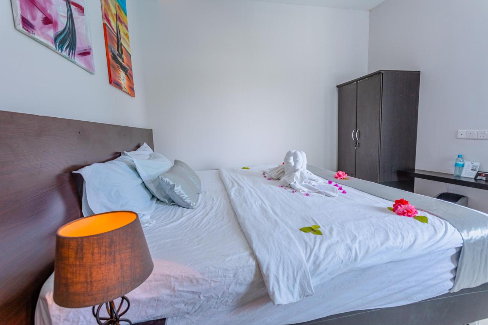 Deluxe Double or Twin Room - Photo 10