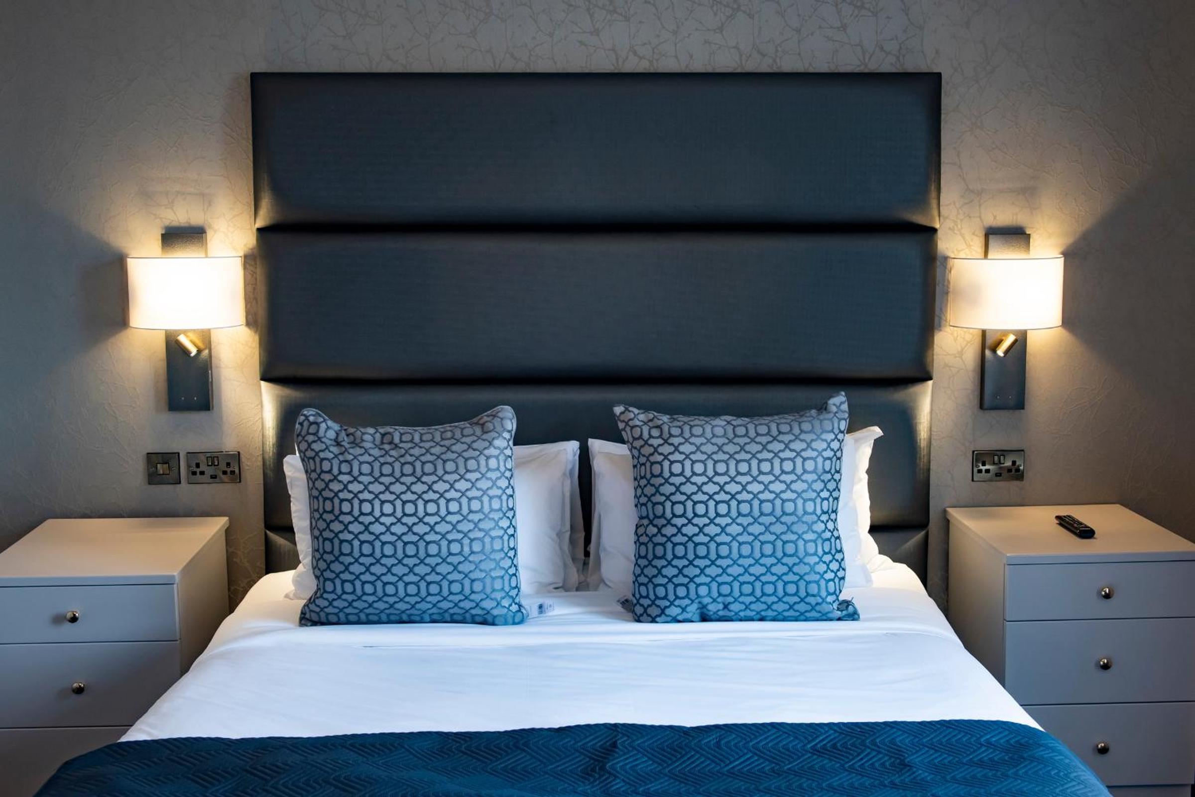 Deluxe King Room - Photo 1