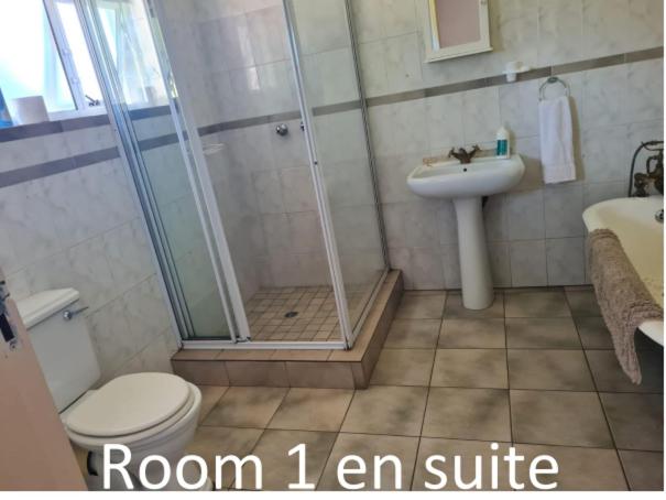 Family Room With Private Bathroom photo 3