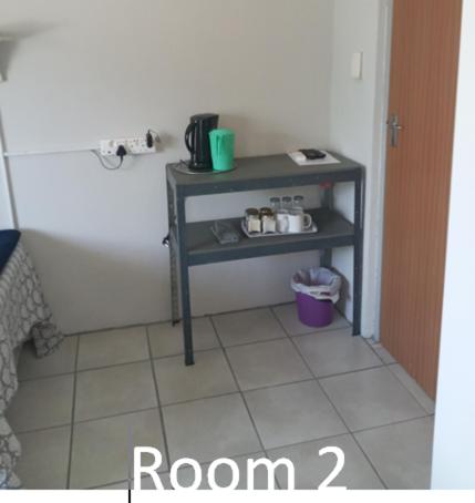 Queen Room With Shared Bathroom photo 3