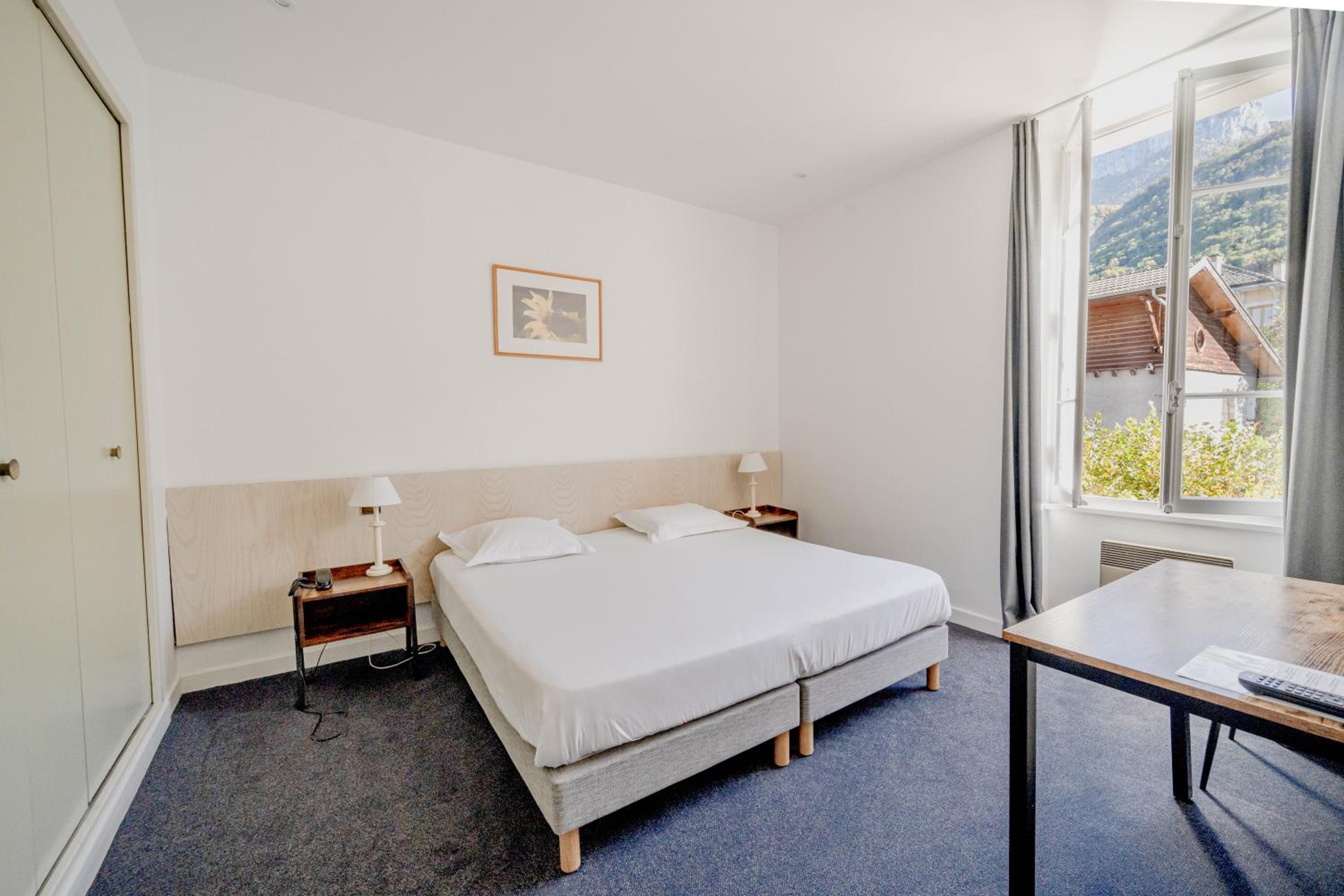 Twin/Double Room - Mountain Side