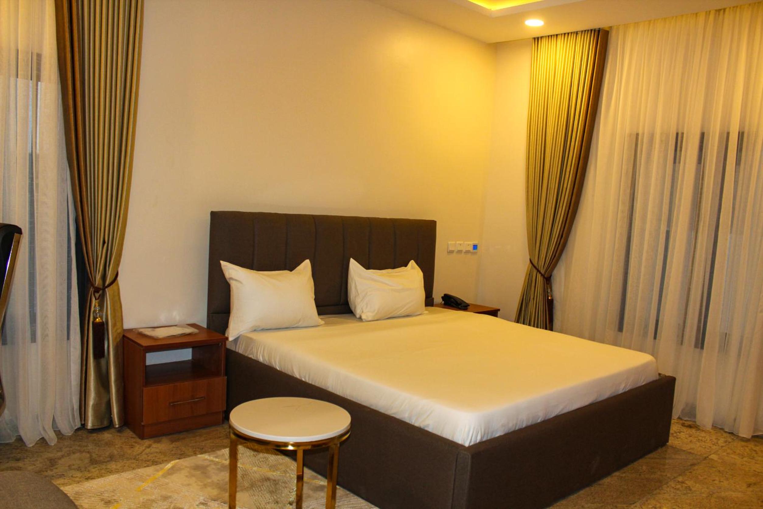 Deluxe King Room photo 3