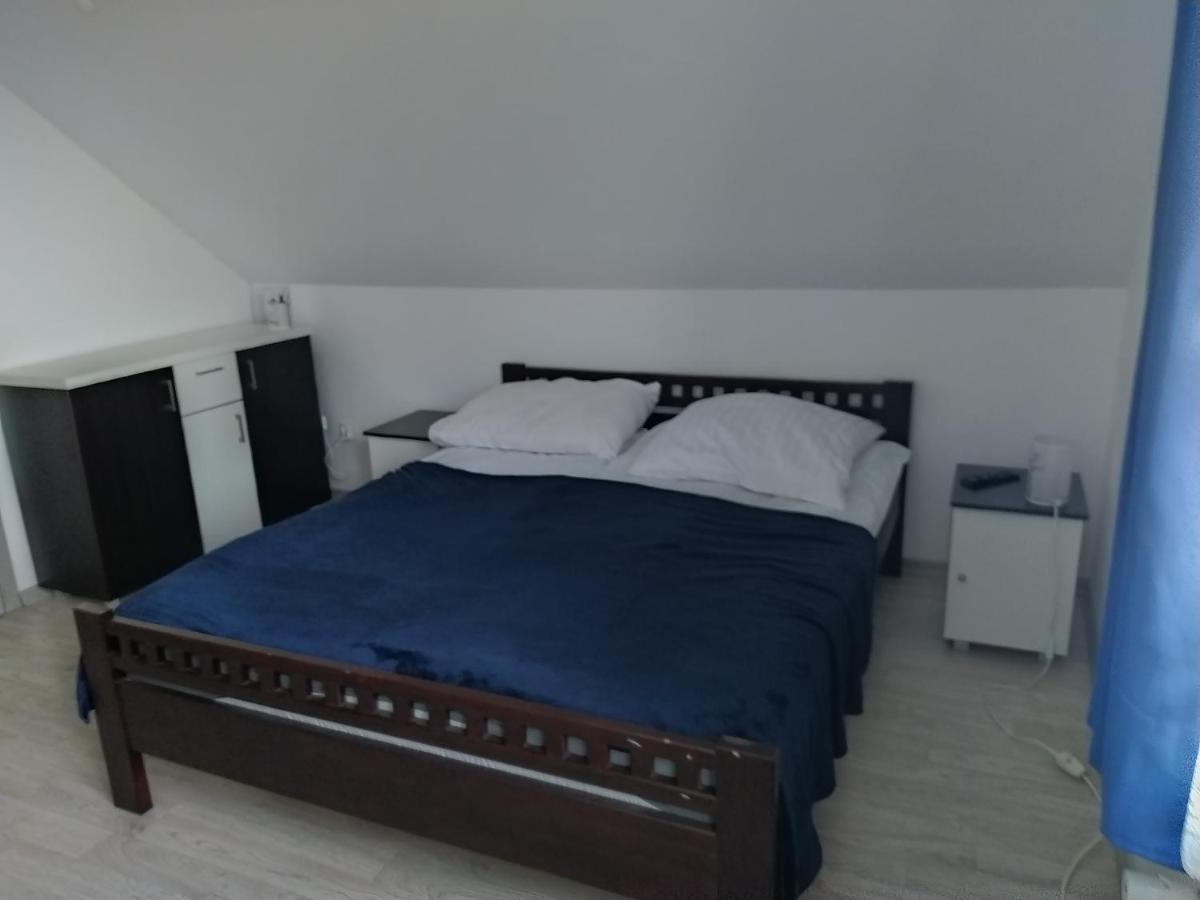 Large Double Room photo 1
