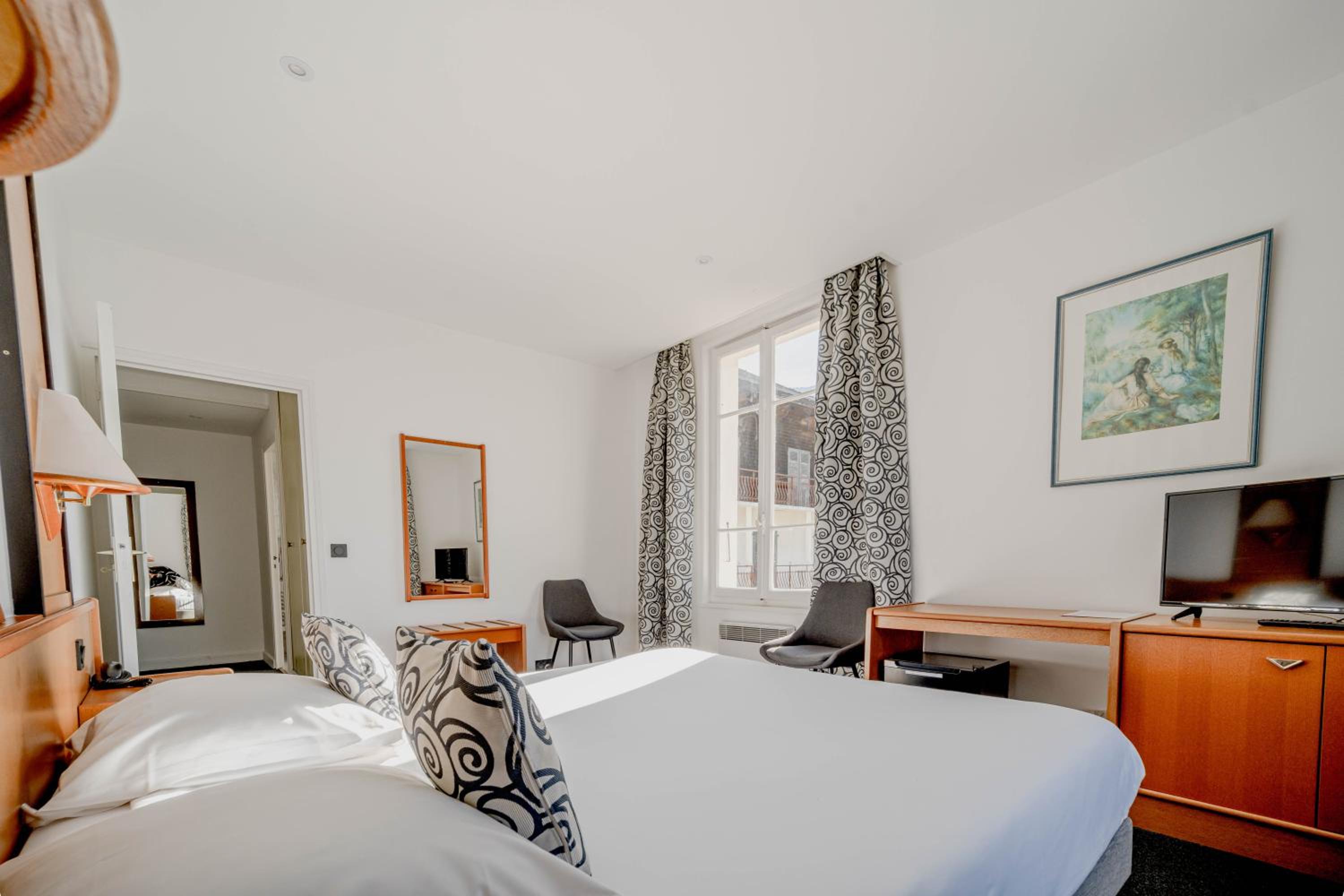 Twin/Double Room - Lake Side
