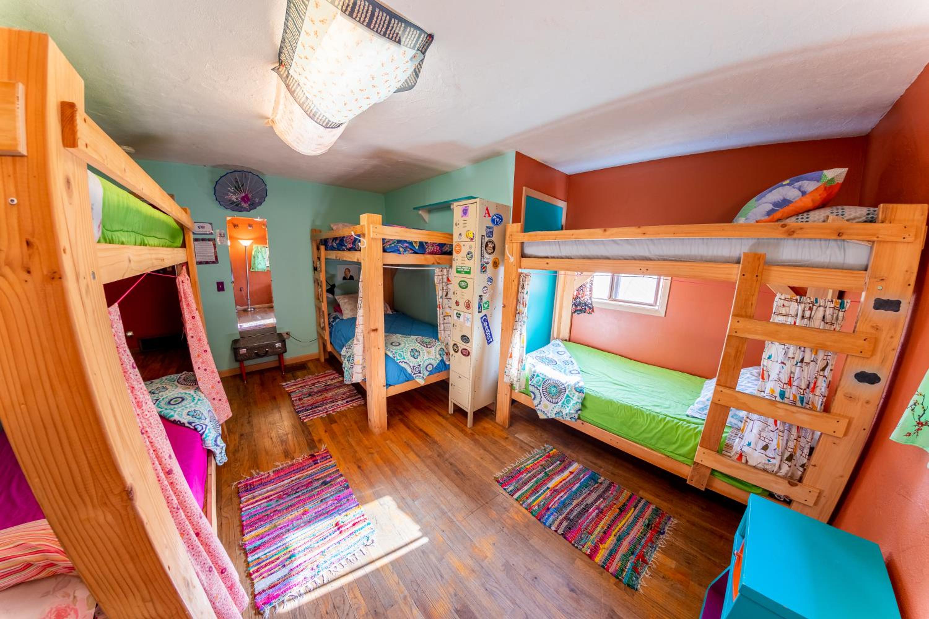 Bed in 6-Bed Dormitory Room photo 1