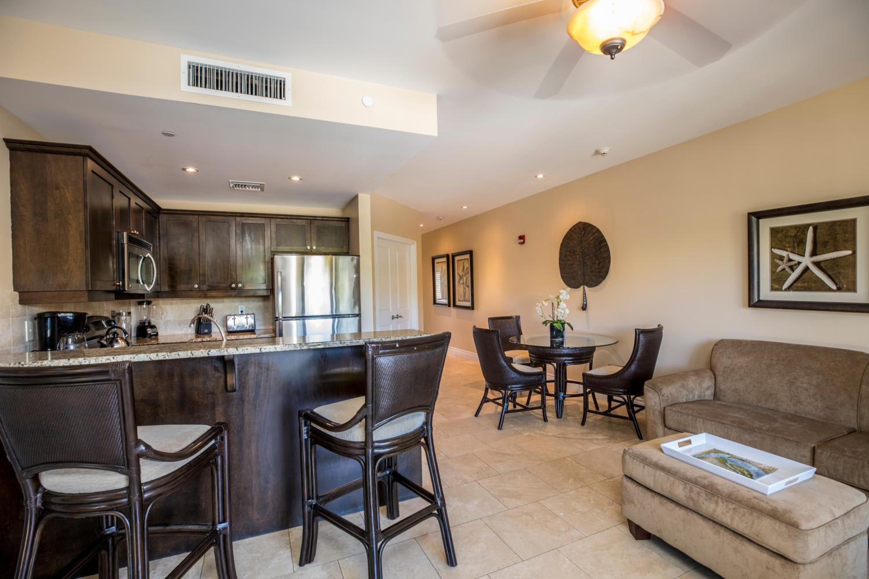 One-Bedroom Suite photo 2