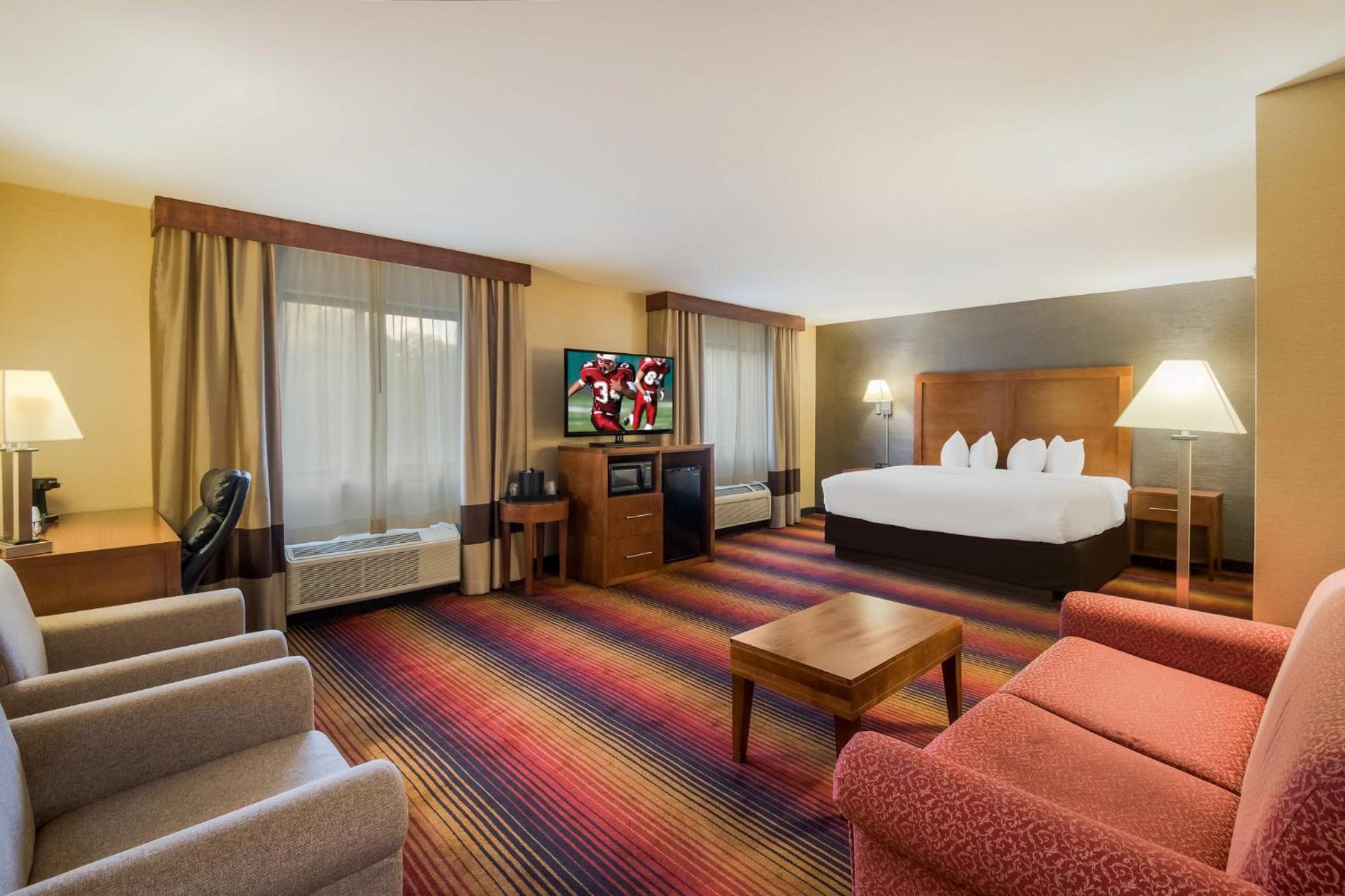 Suite King Room Disability Access Non-Smoking - Photo 1