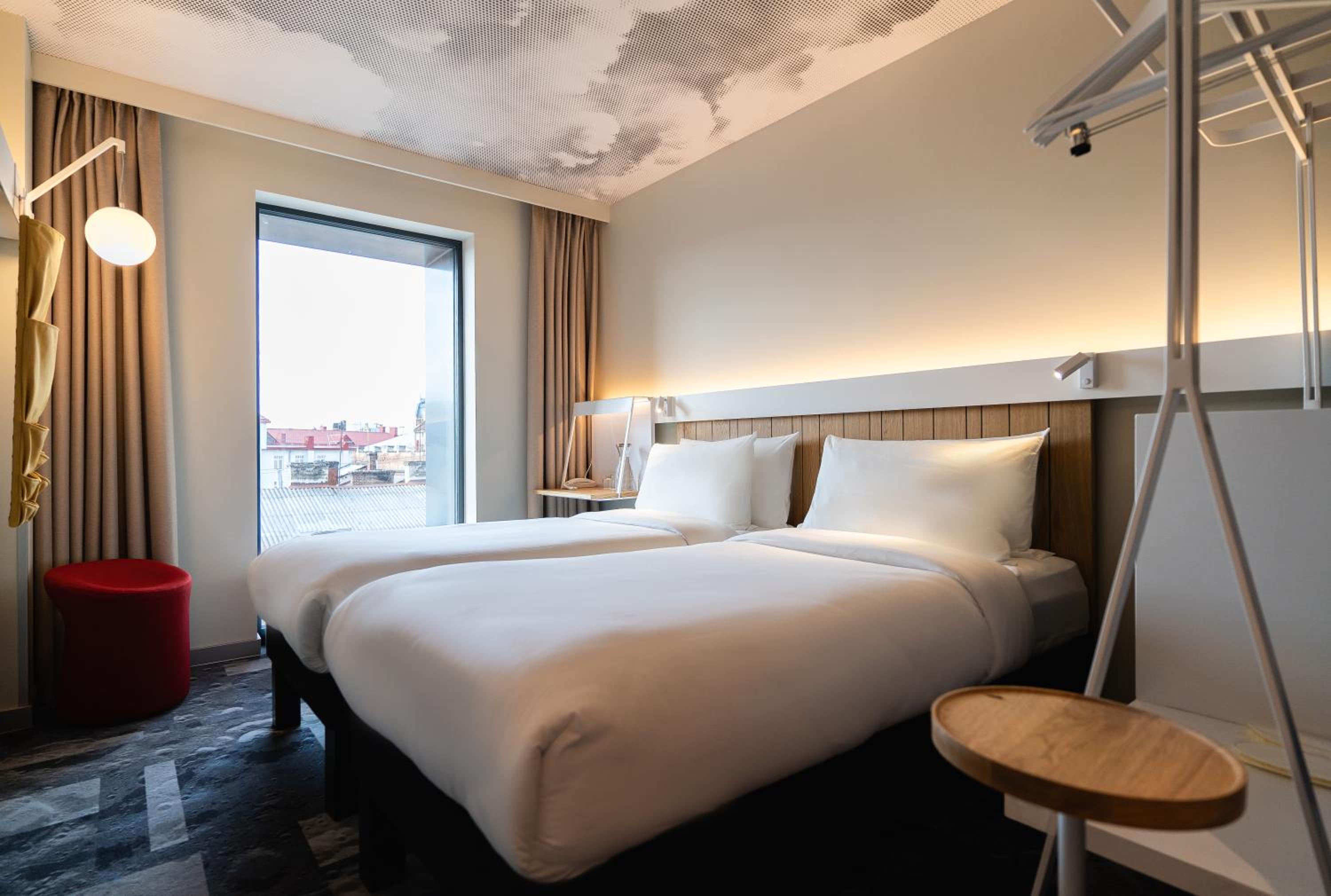 Standard Twin Room - Photo 3