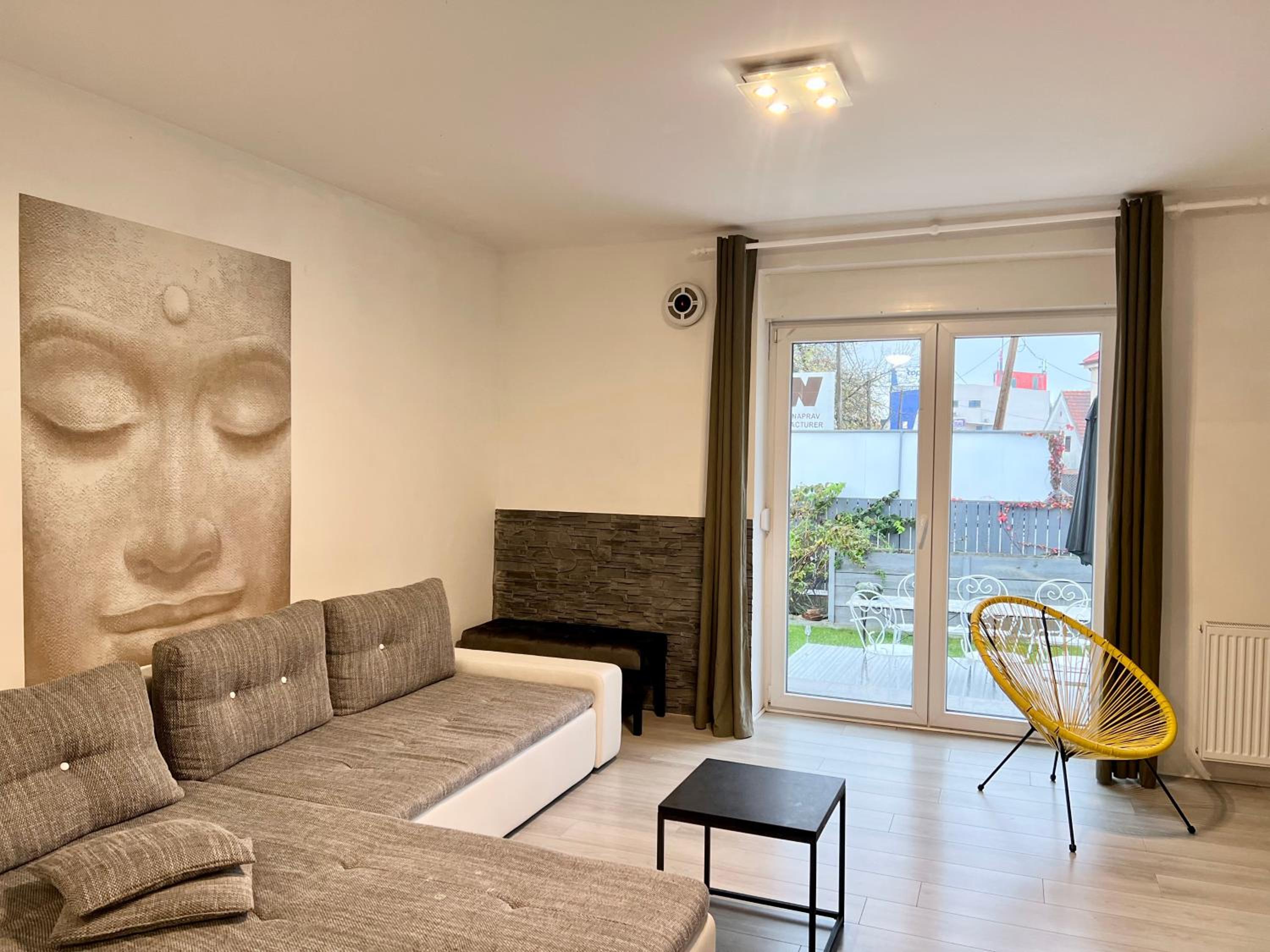 Apartment with Terrace - Photo 20