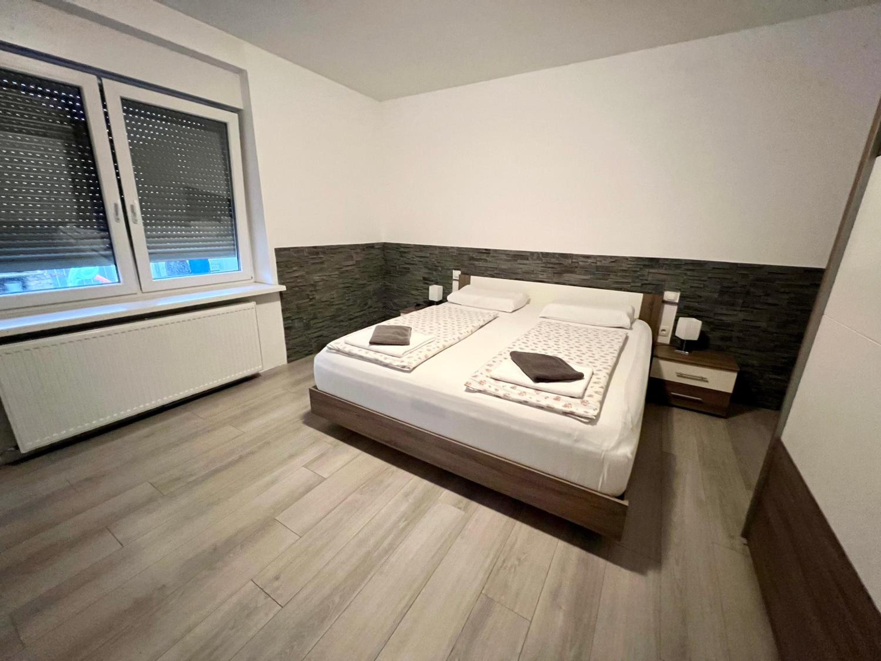 Apartment with Terrace - Photo 21