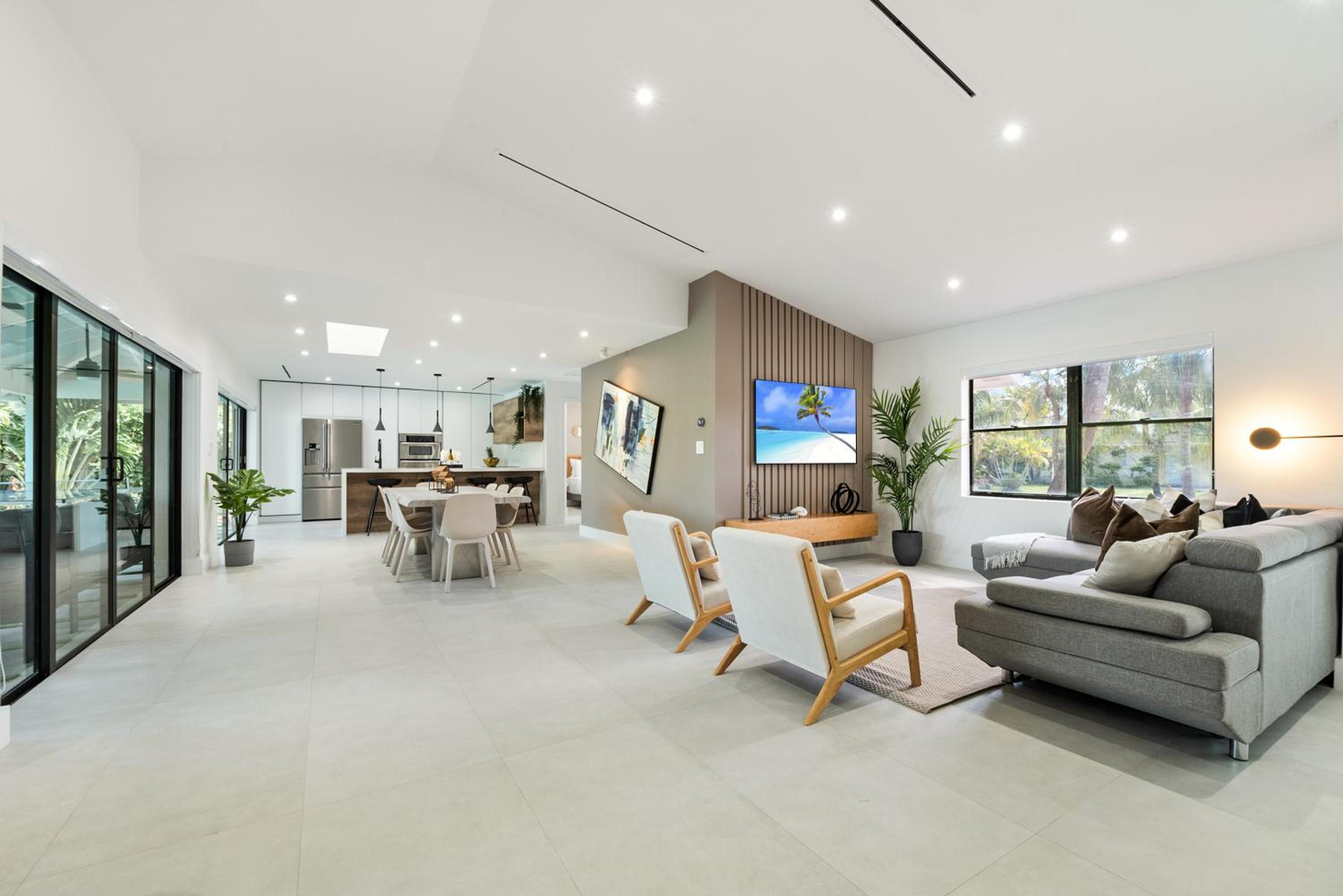 Seven-Bedroom House photo 2