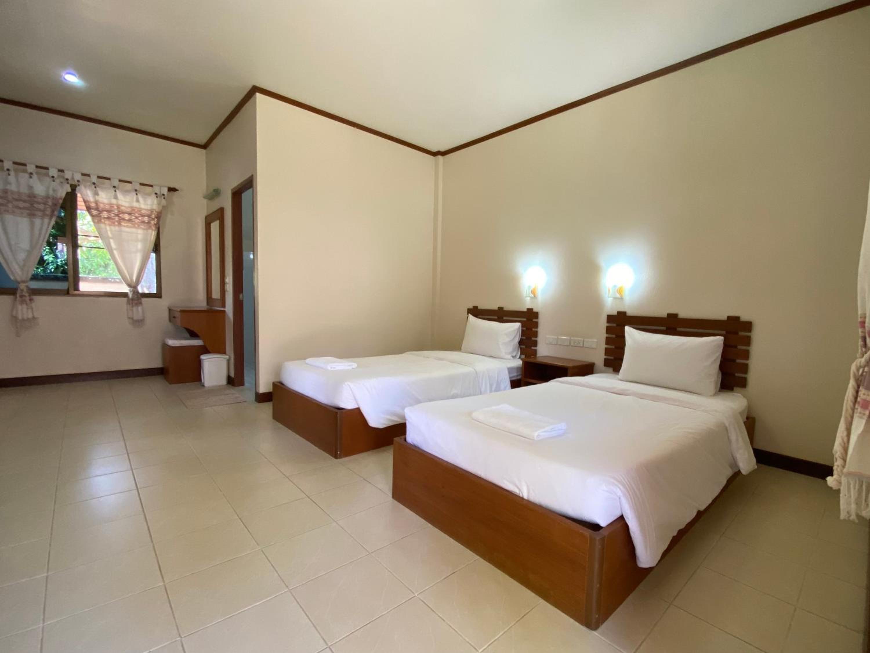 Deluxe Double or Twin Room - Photo 2
