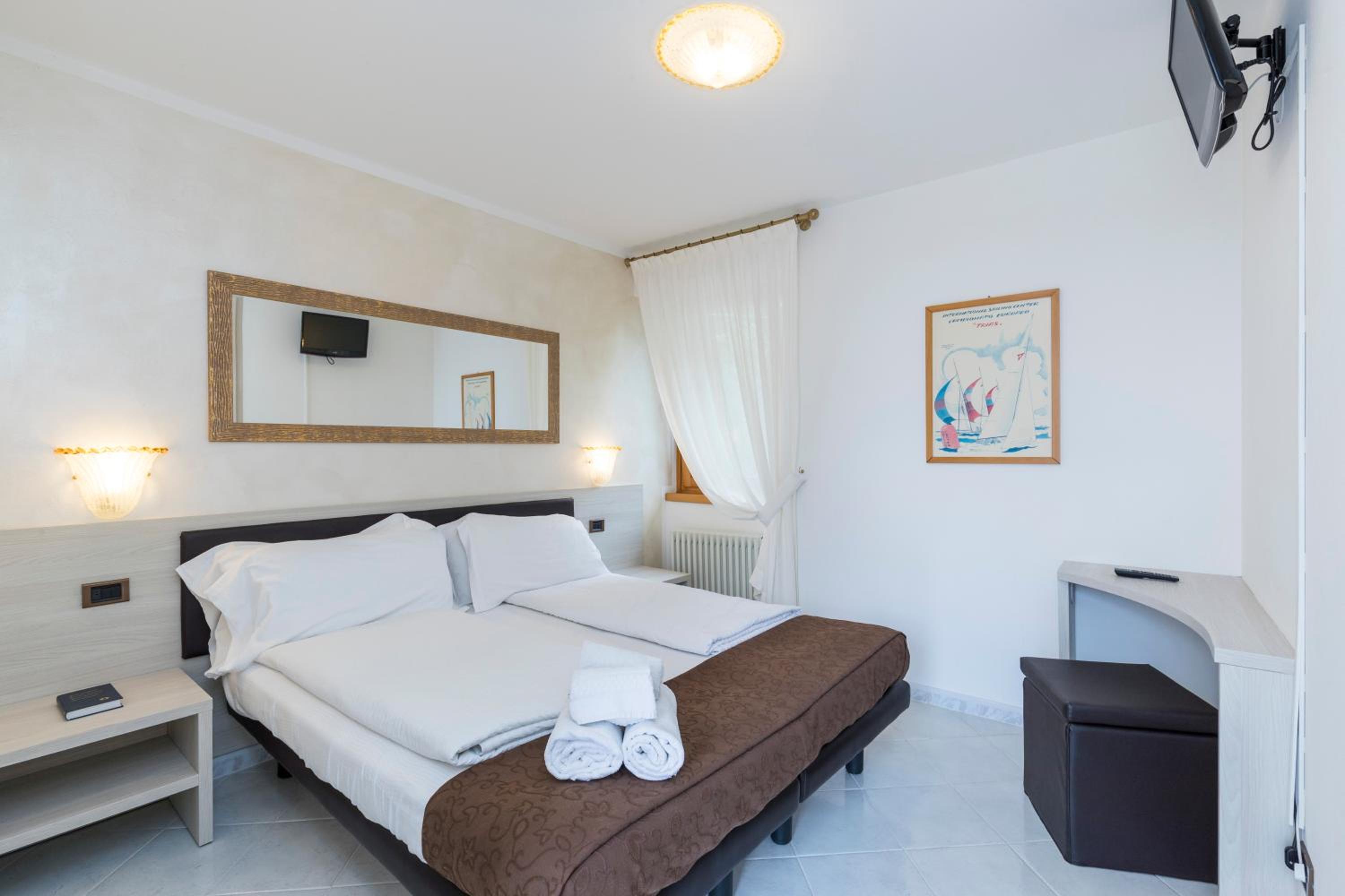 Double Room - Photo 1