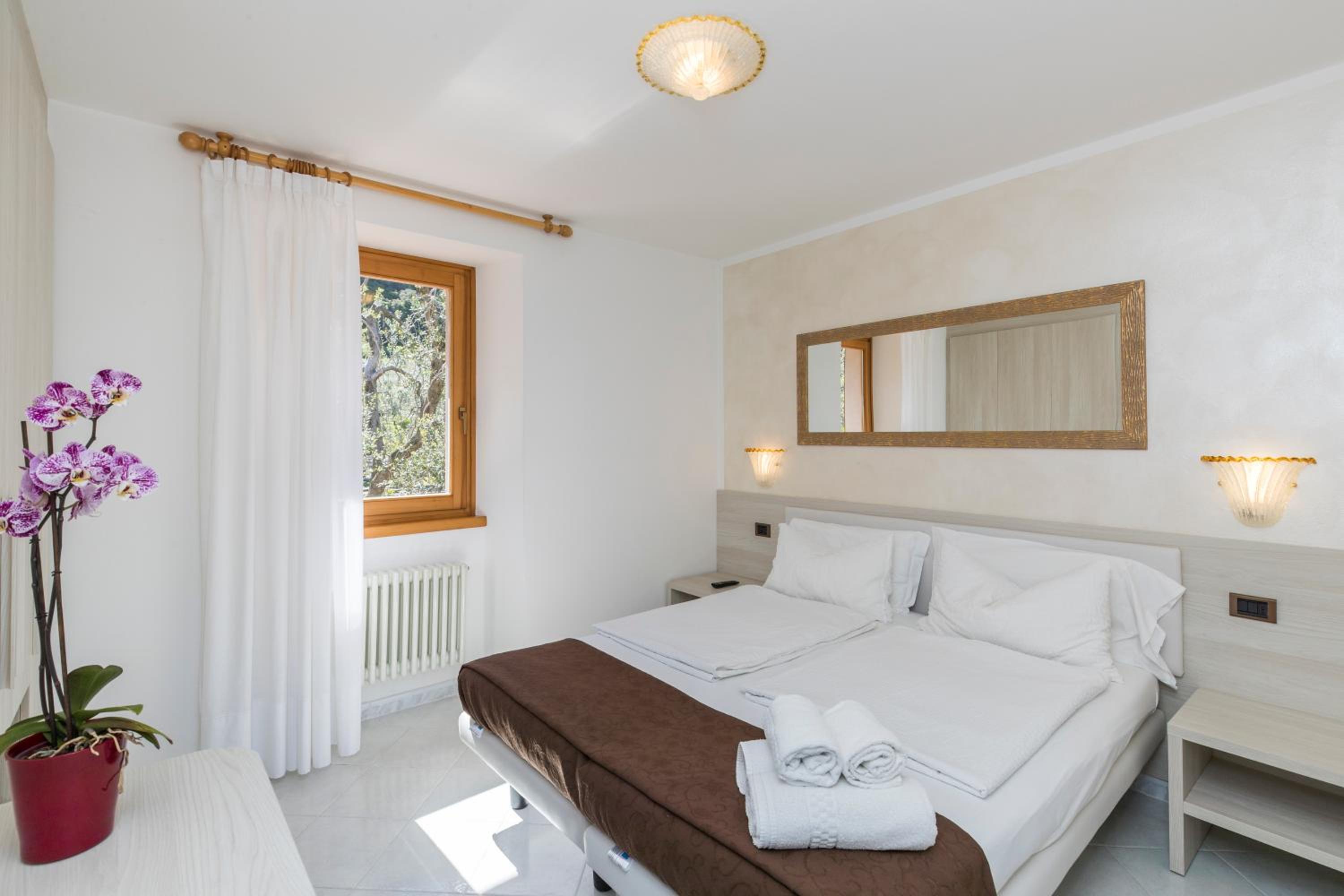 Double Room - Photo 4