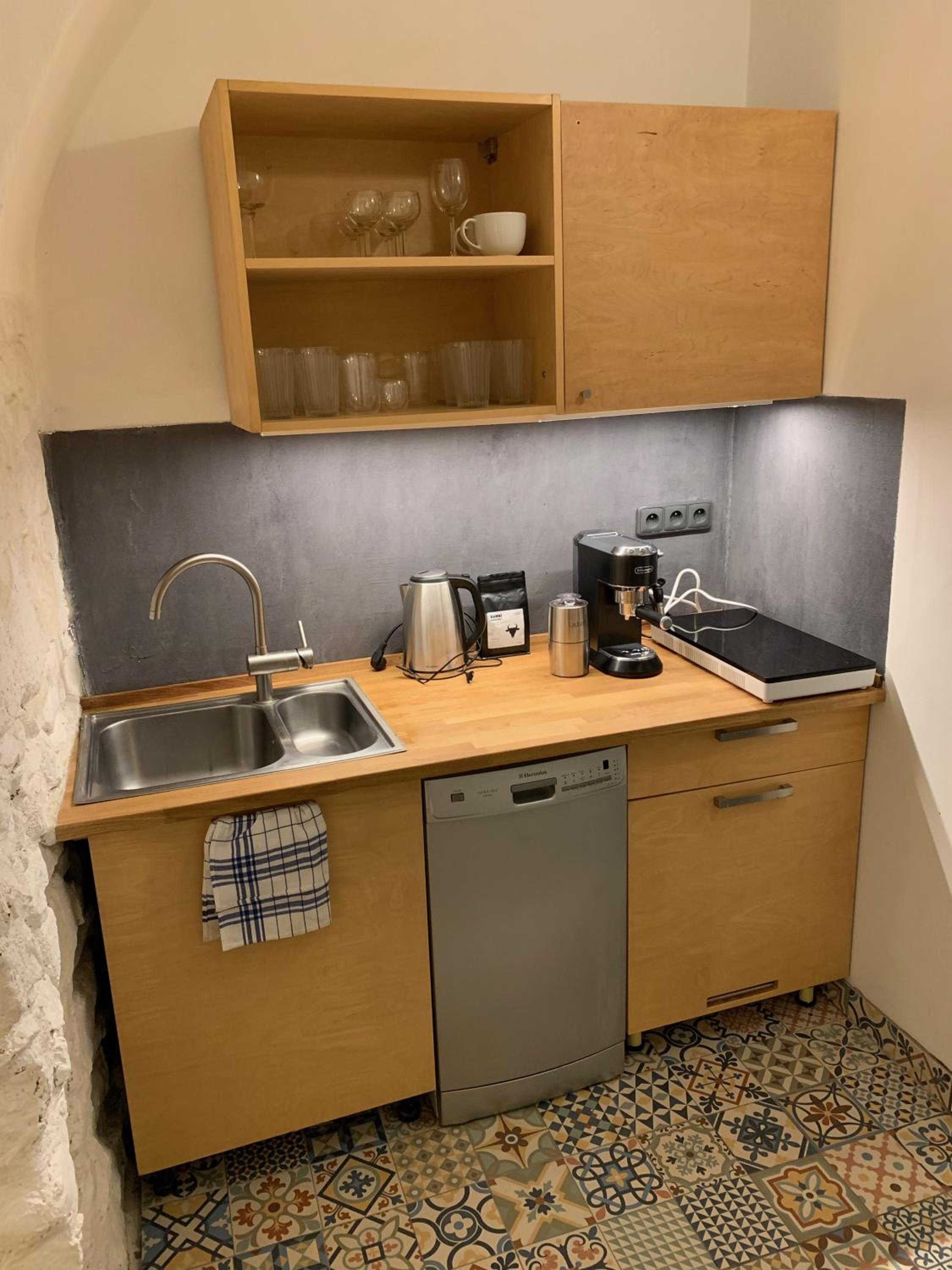 Apartment photo 2