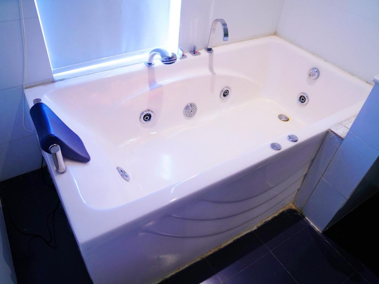 Deluxe Studio - Photo 6