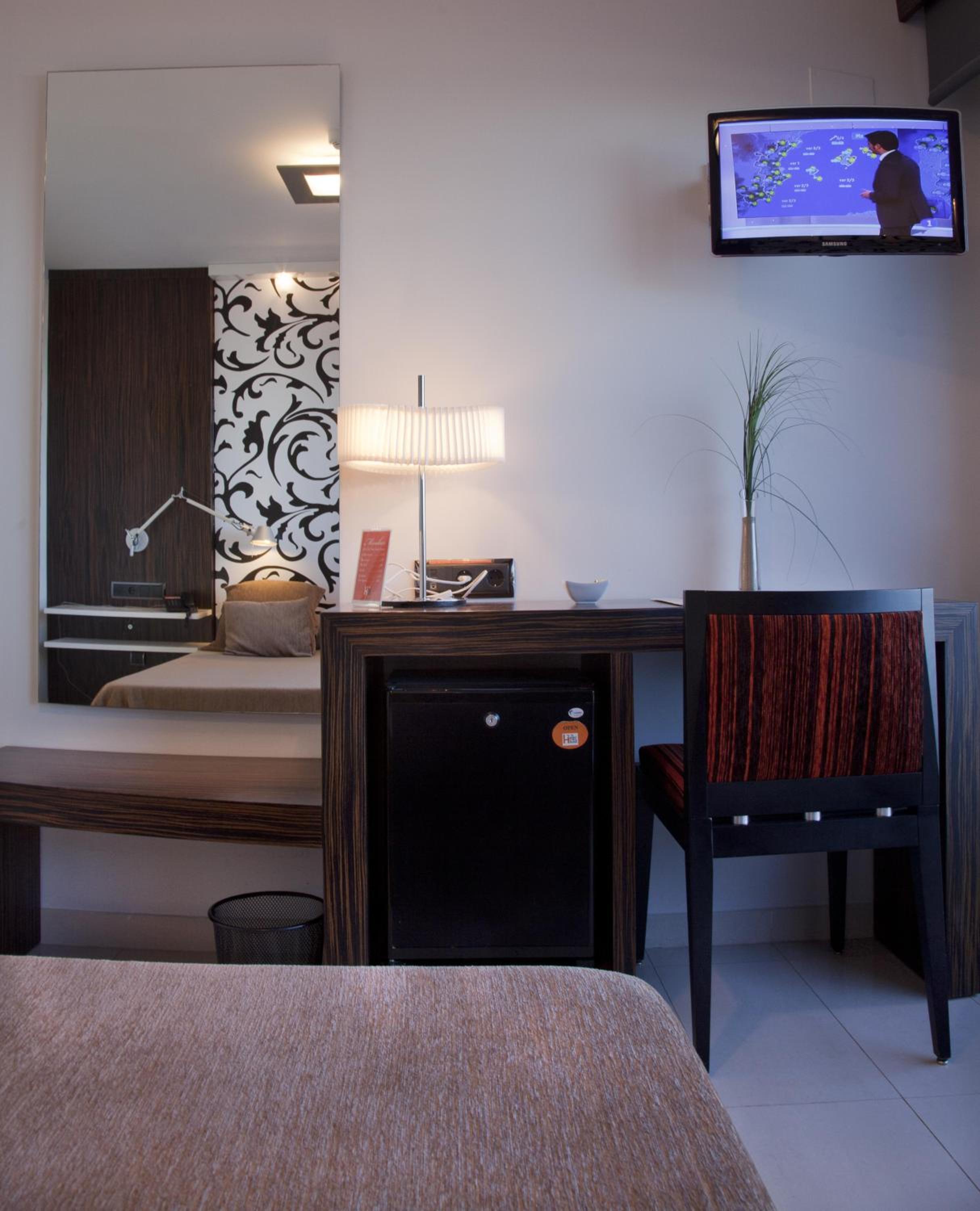 Double or Twin Room with Sea View - Photo 2