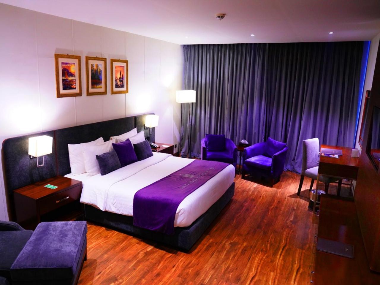 Superior King Room photo 3