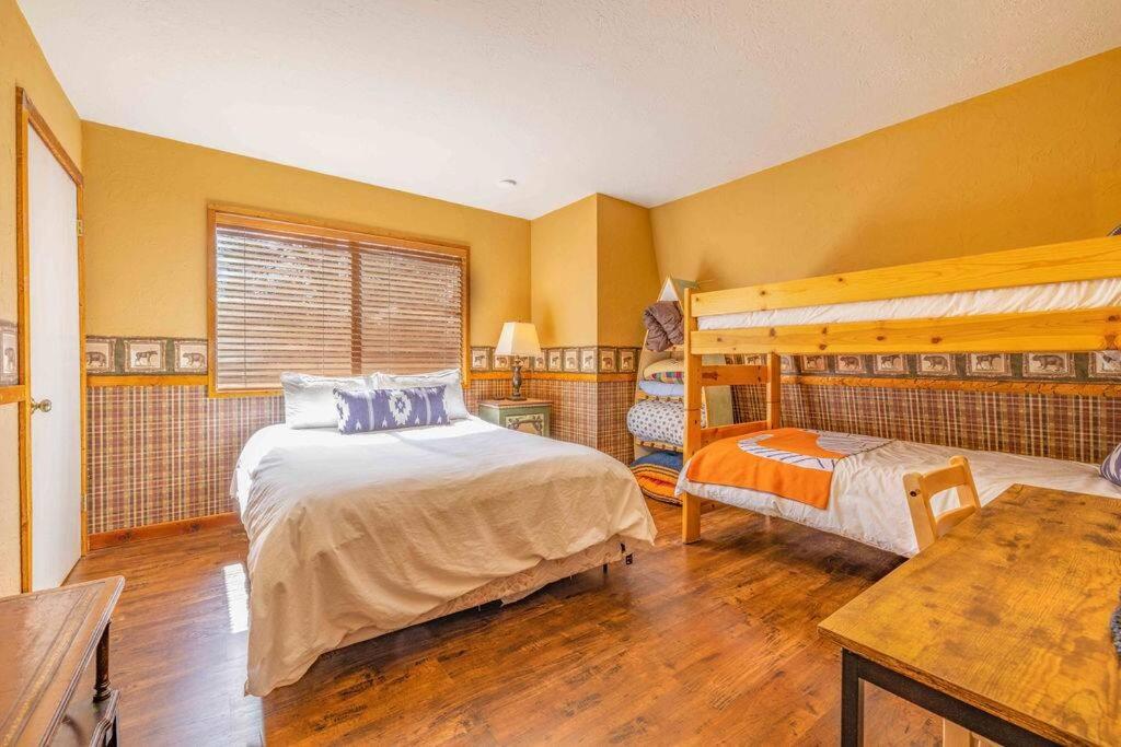 Two-Bedroom House - Photo 31