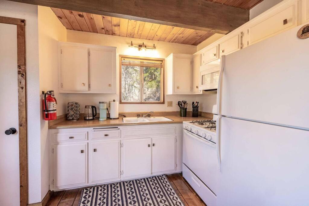 Two-Bedroom House - Photo 35
