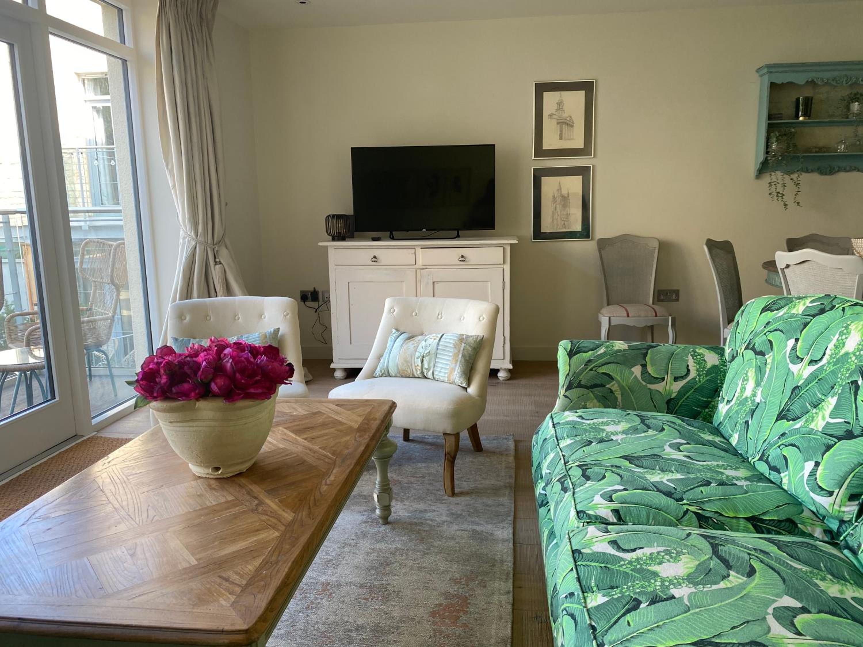 Three-Bedroom House - Photo 18