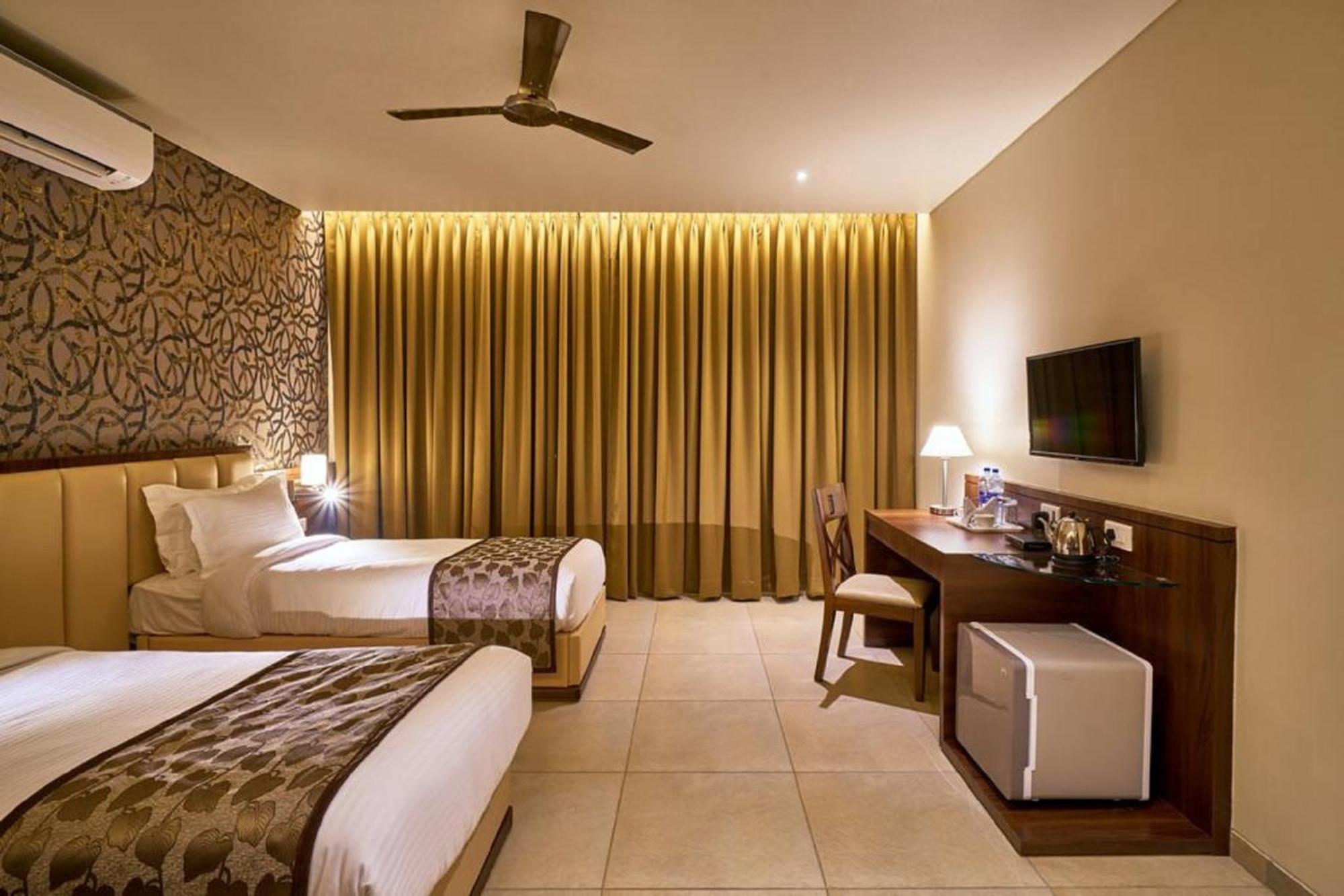 Deluxe Room - Photo 3