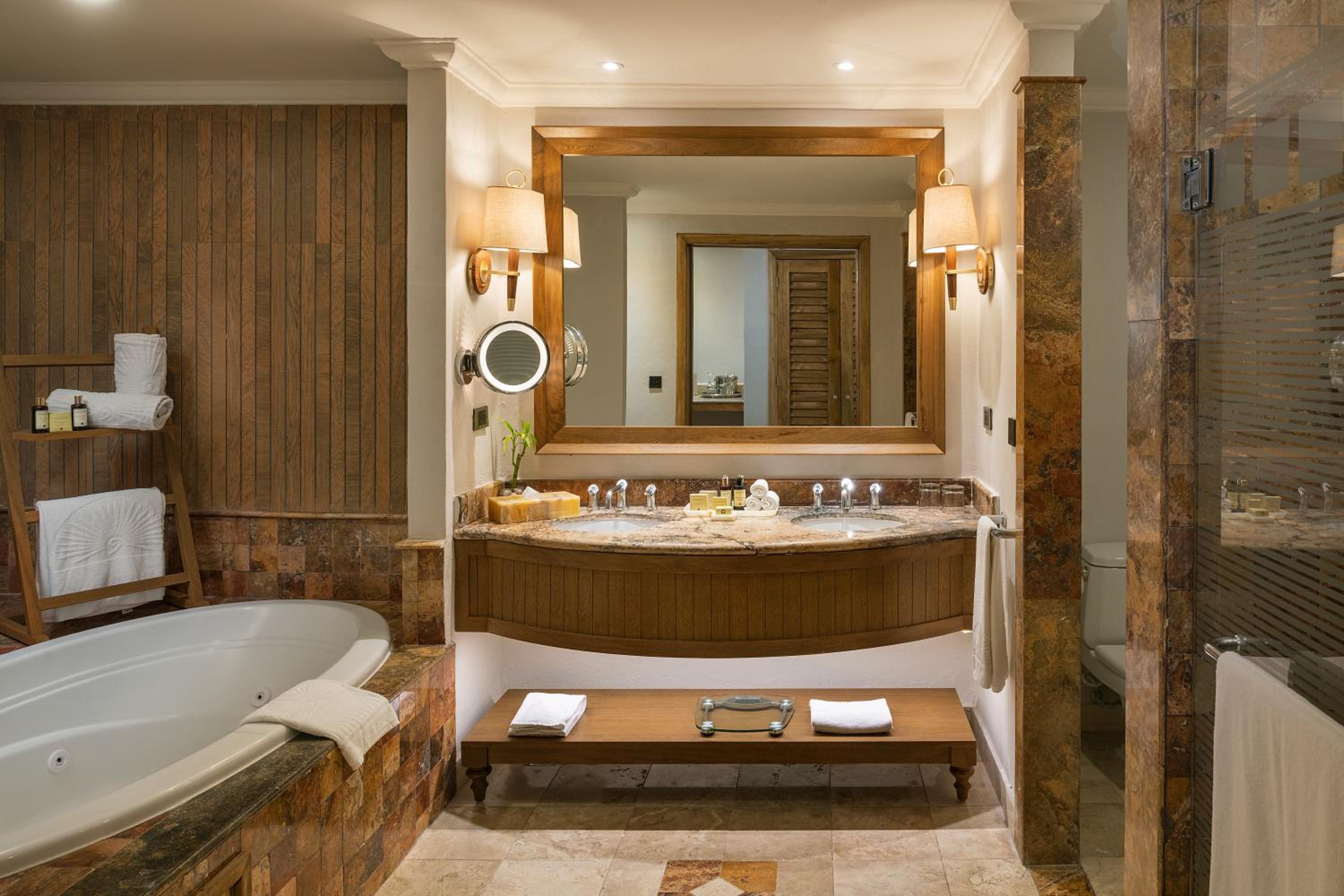 Golden Junior Suite