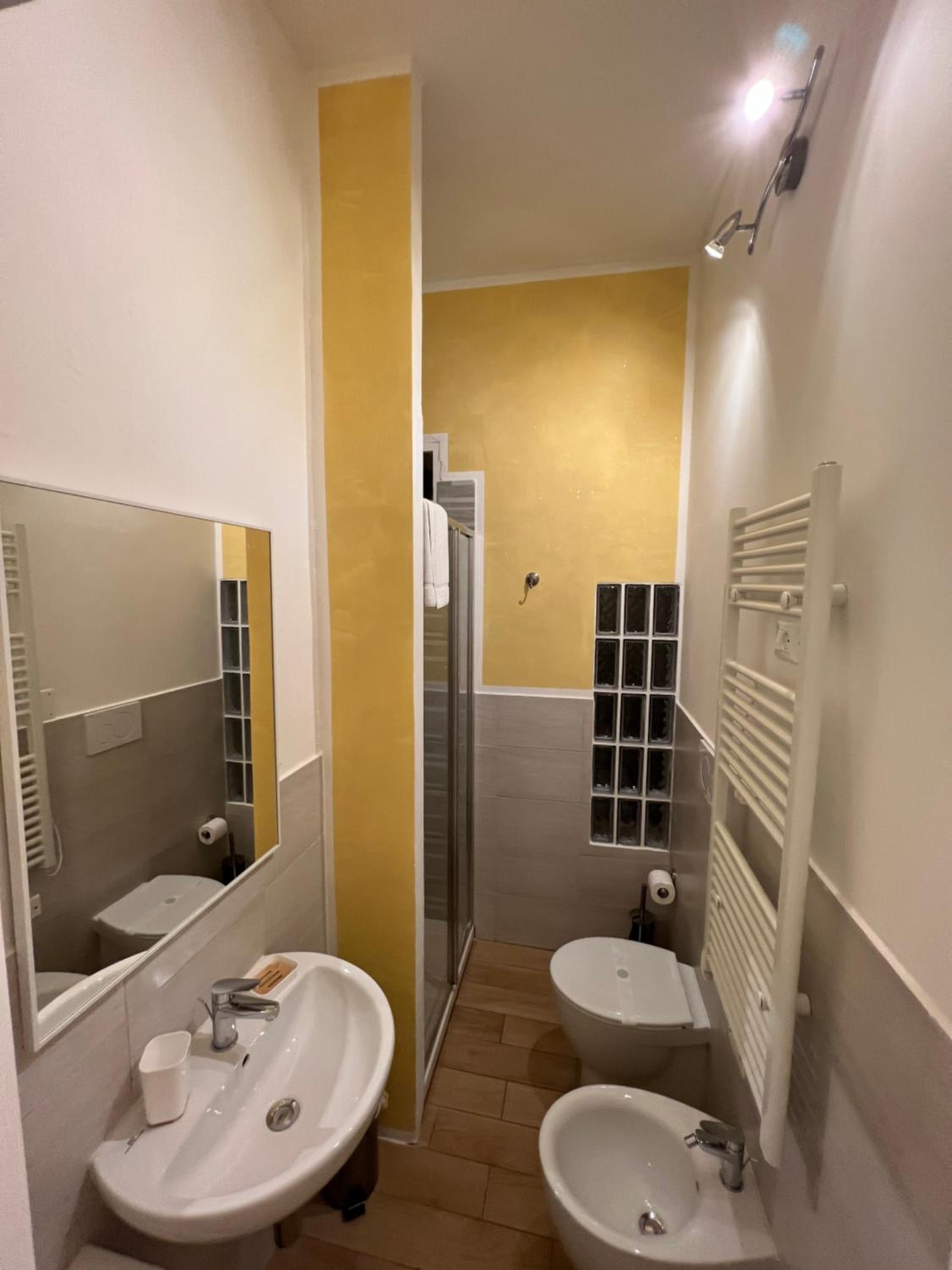 Single Room with Private Bathroom photo 2