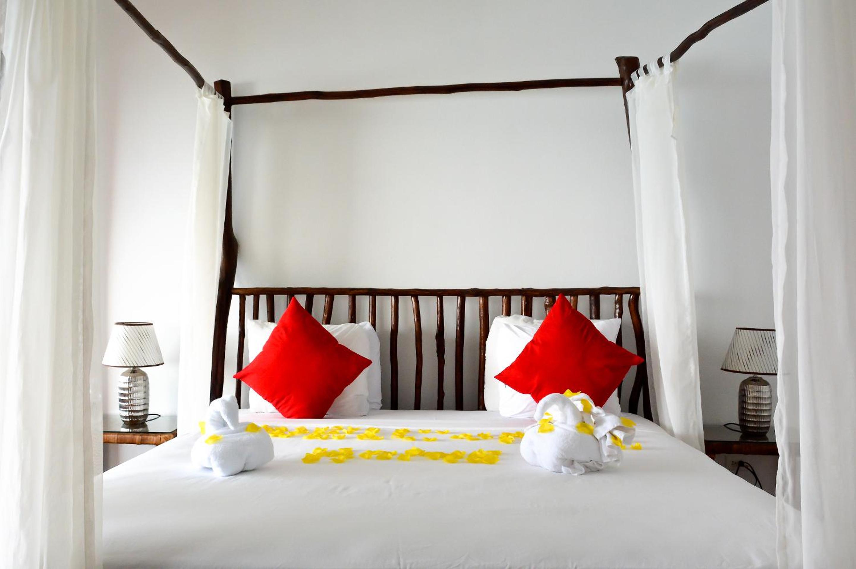 Deluxe King Room - Photo 1