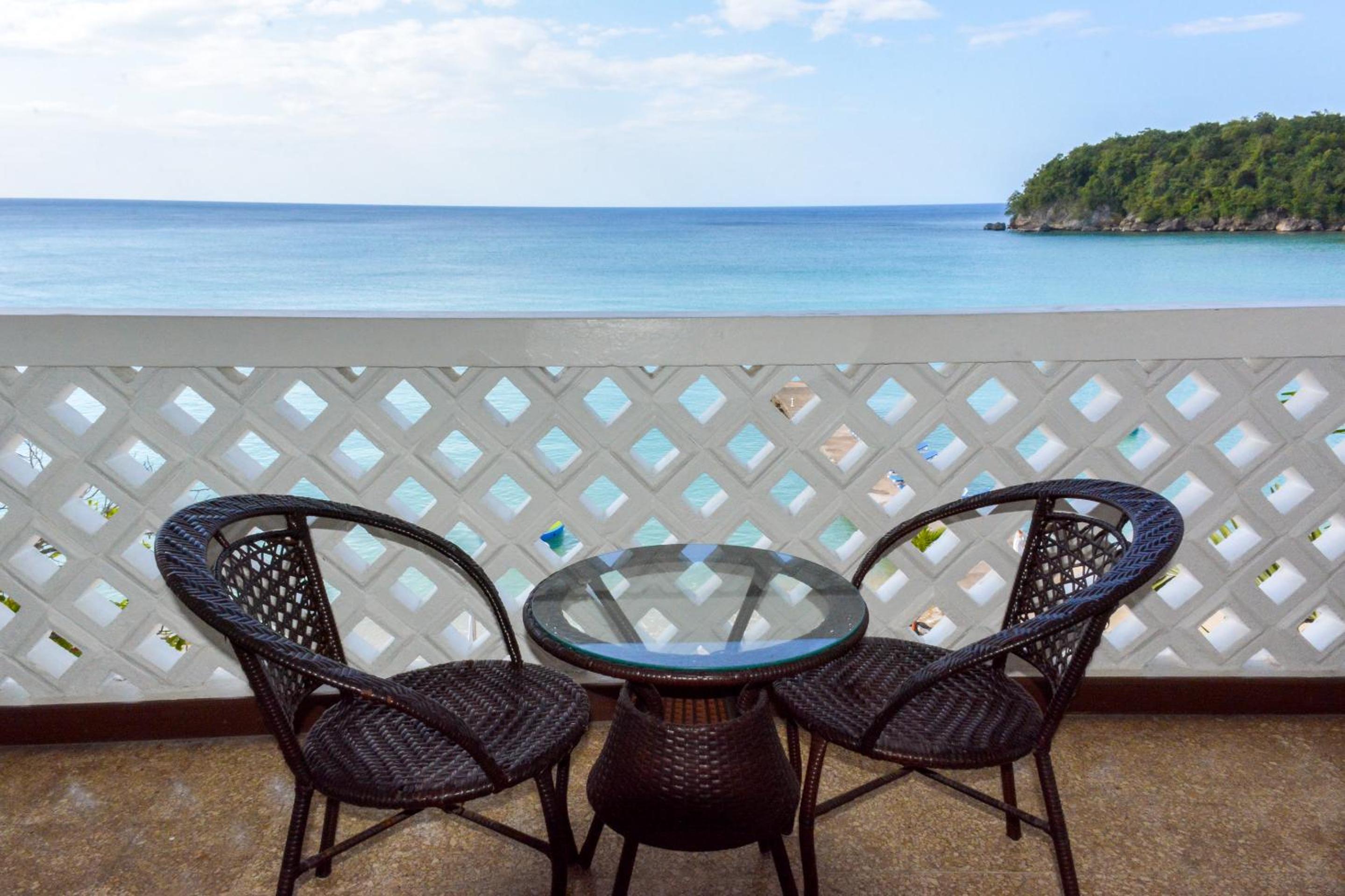 Queen Room with Sea View - Photo 10