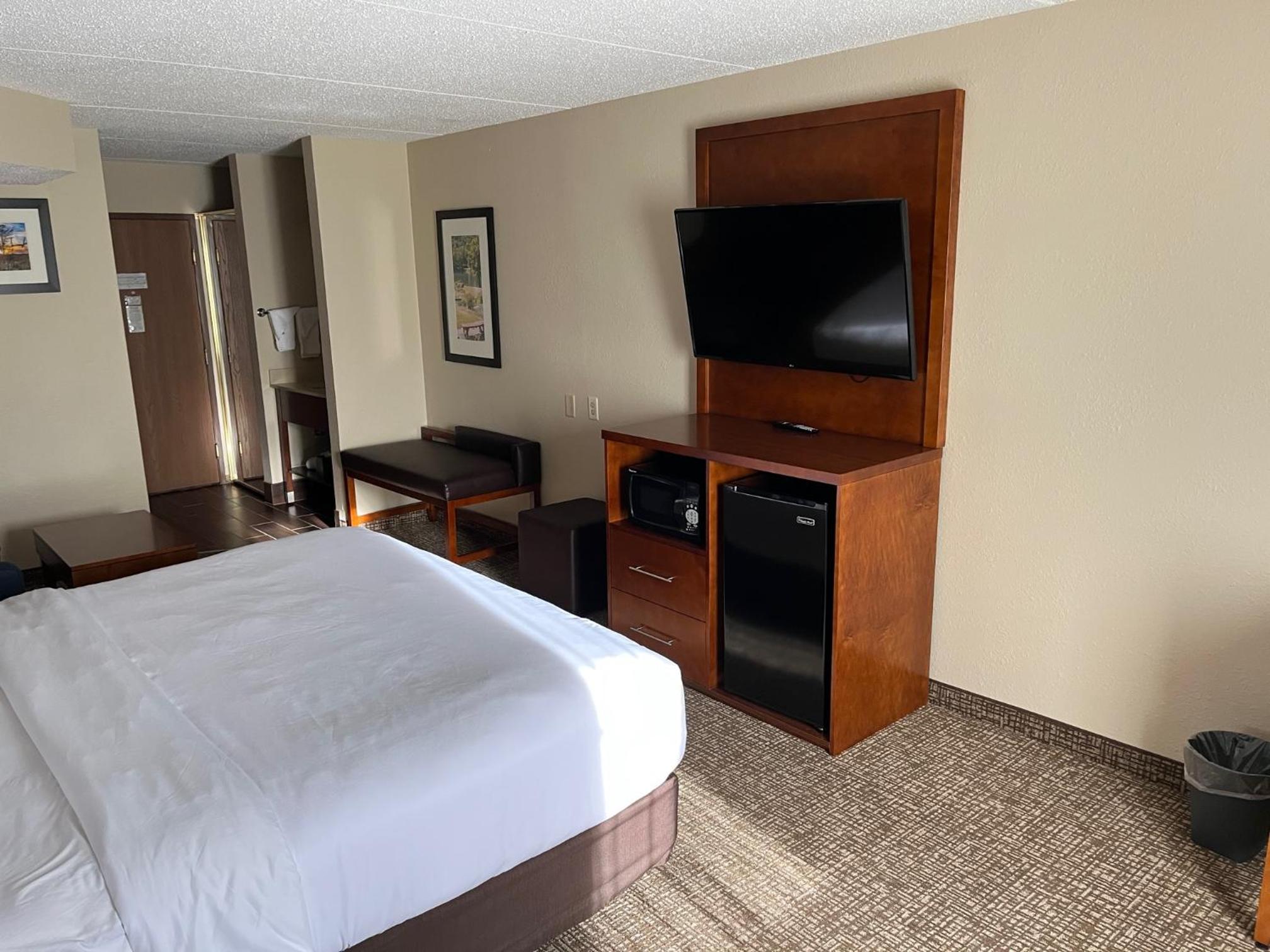 King Room - Non-Smoking - Photo 1