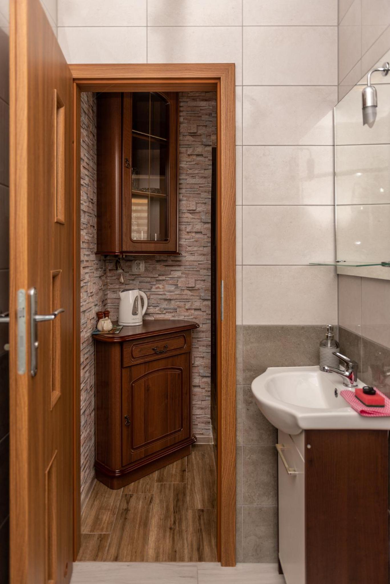 Family Room with Private Bathroom - Photo 15