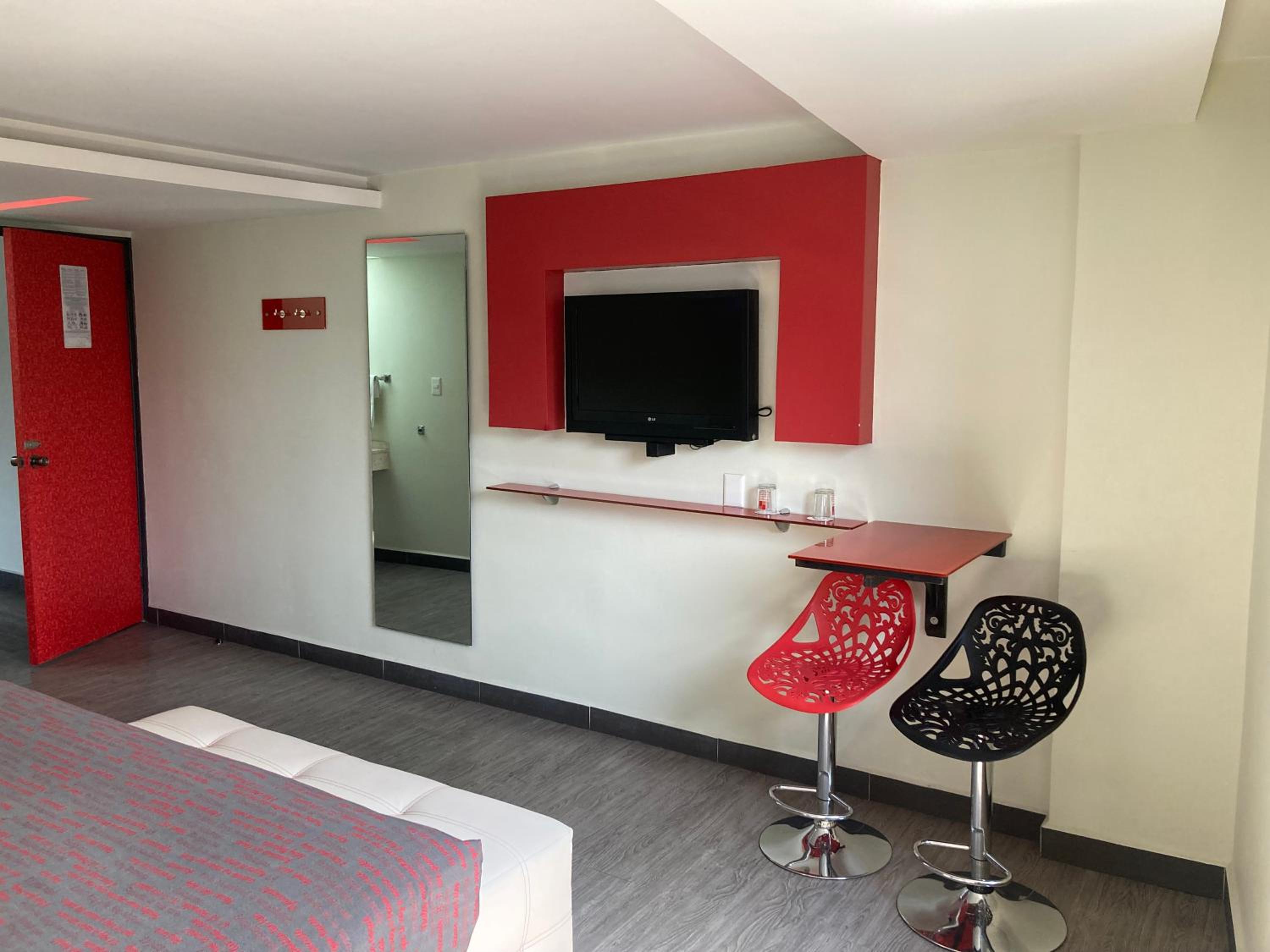 Deluxe Queen Room