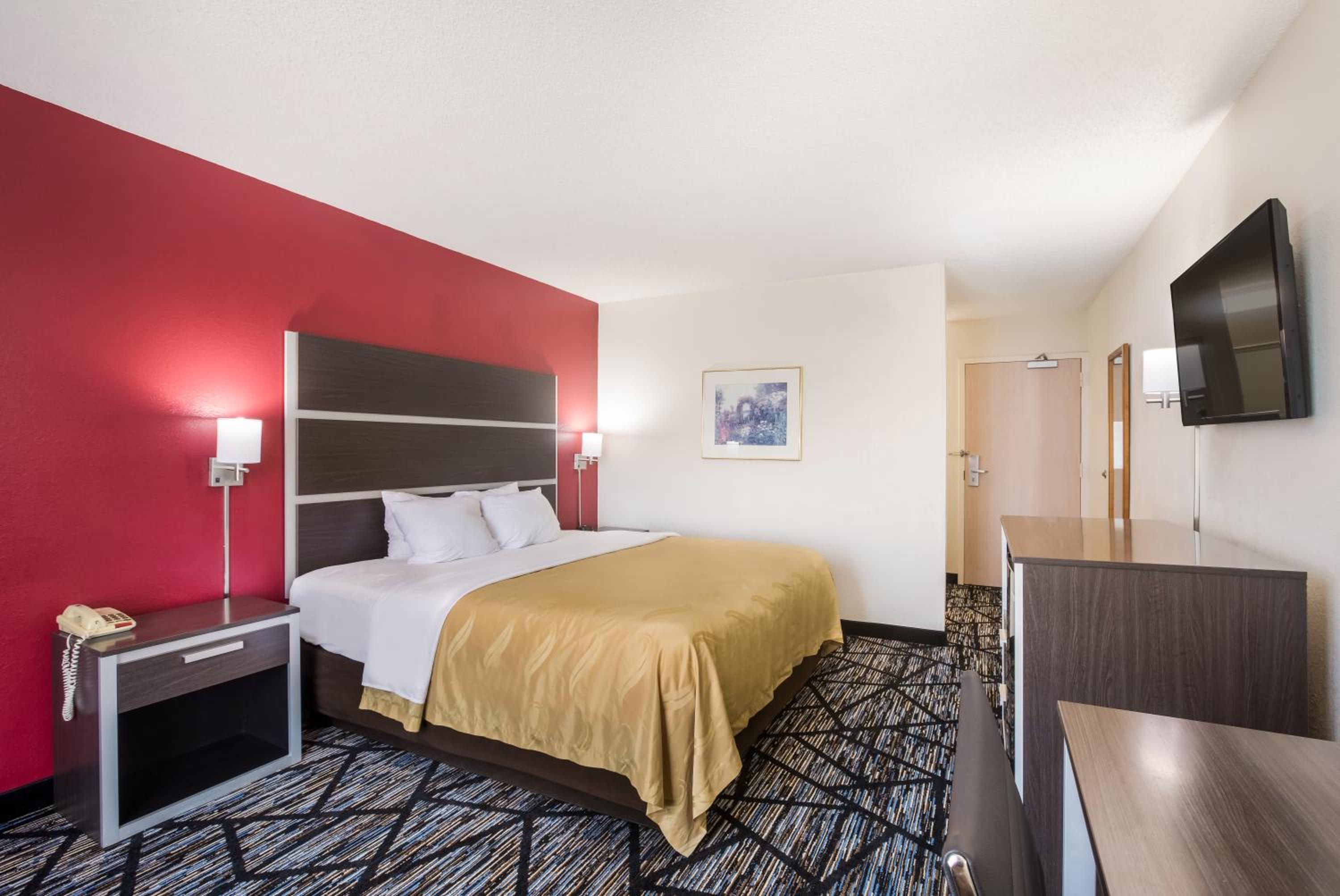 King Room - Exterior Access, No Pets - Photo 1