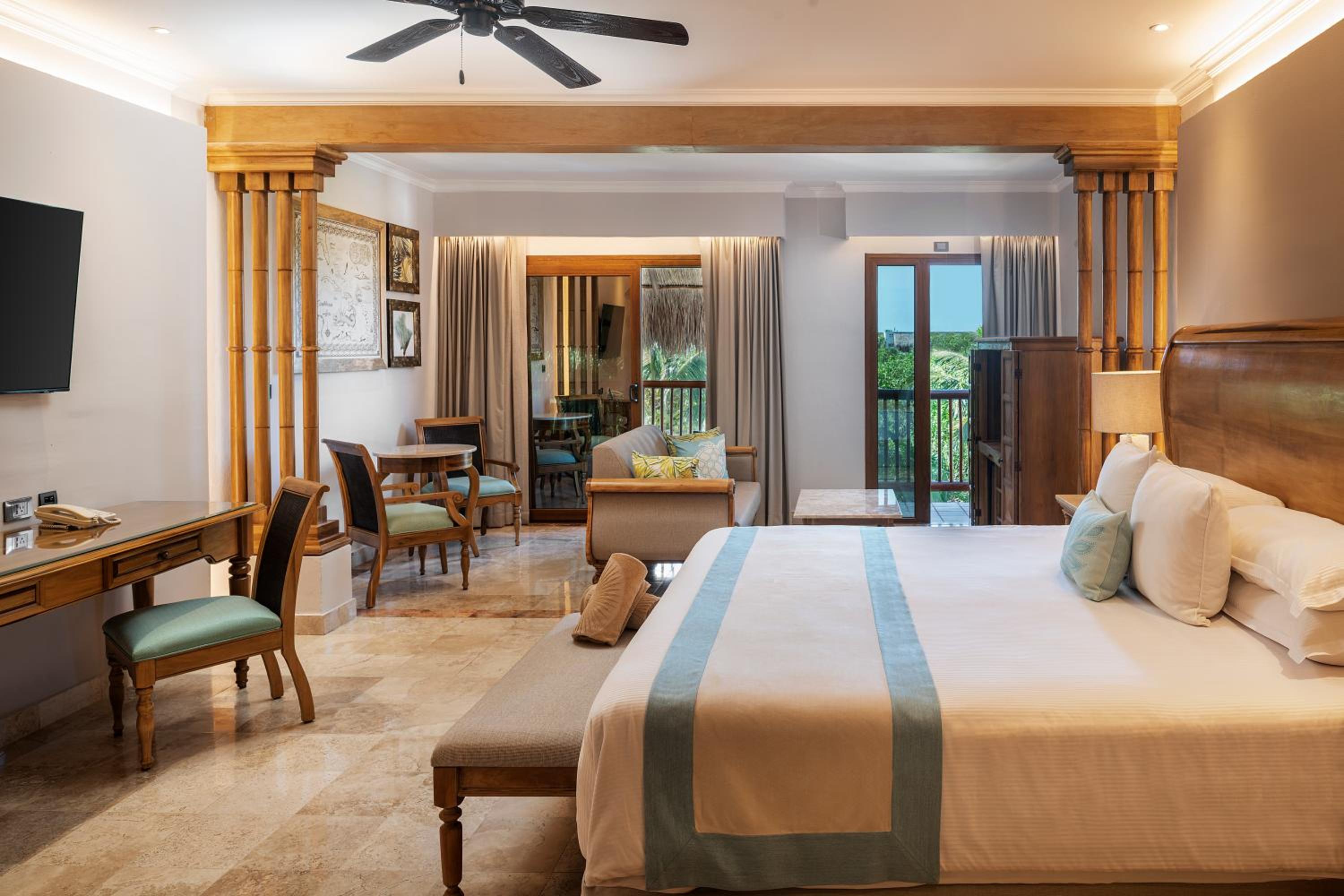 Golden Superior Junior Suite