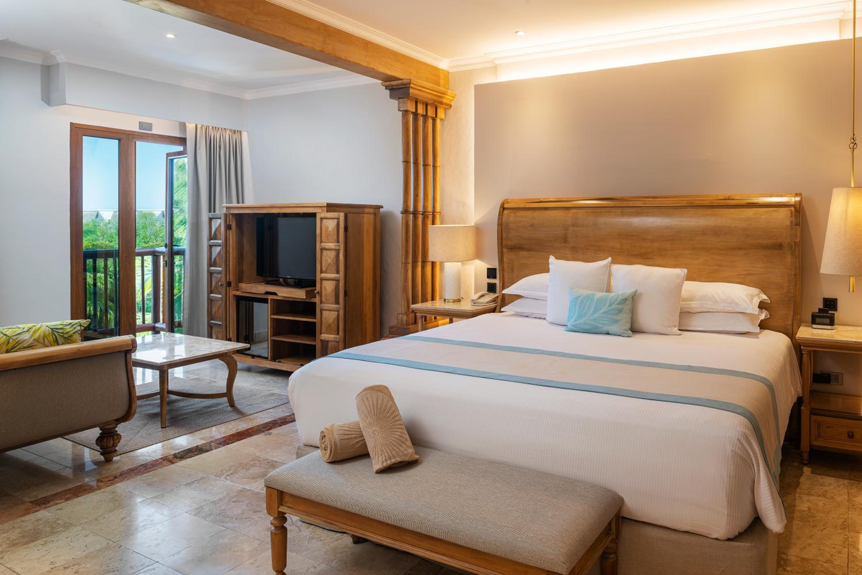 Golden Superior Junior Suite